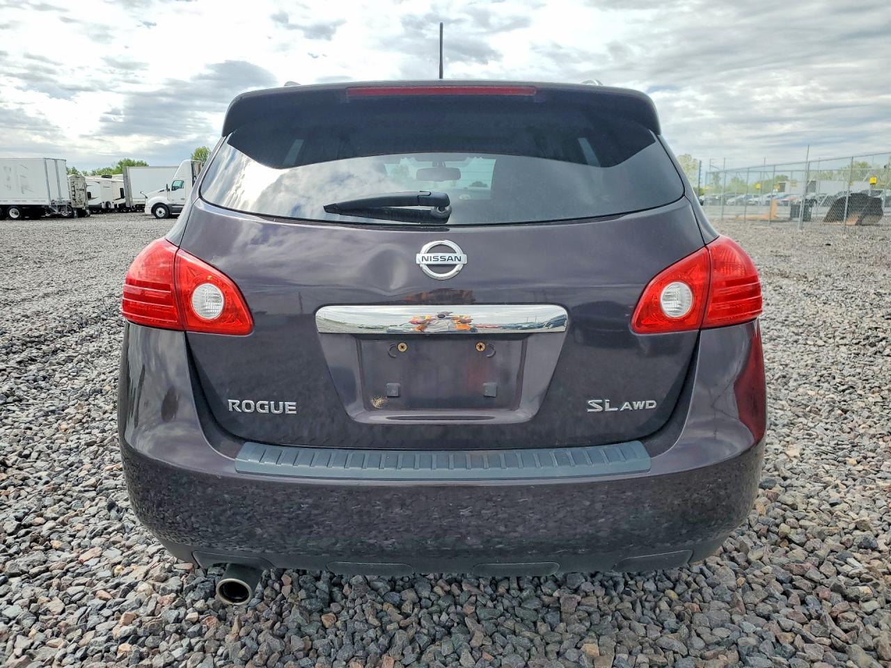 NISS ROGUE 2012 — 6