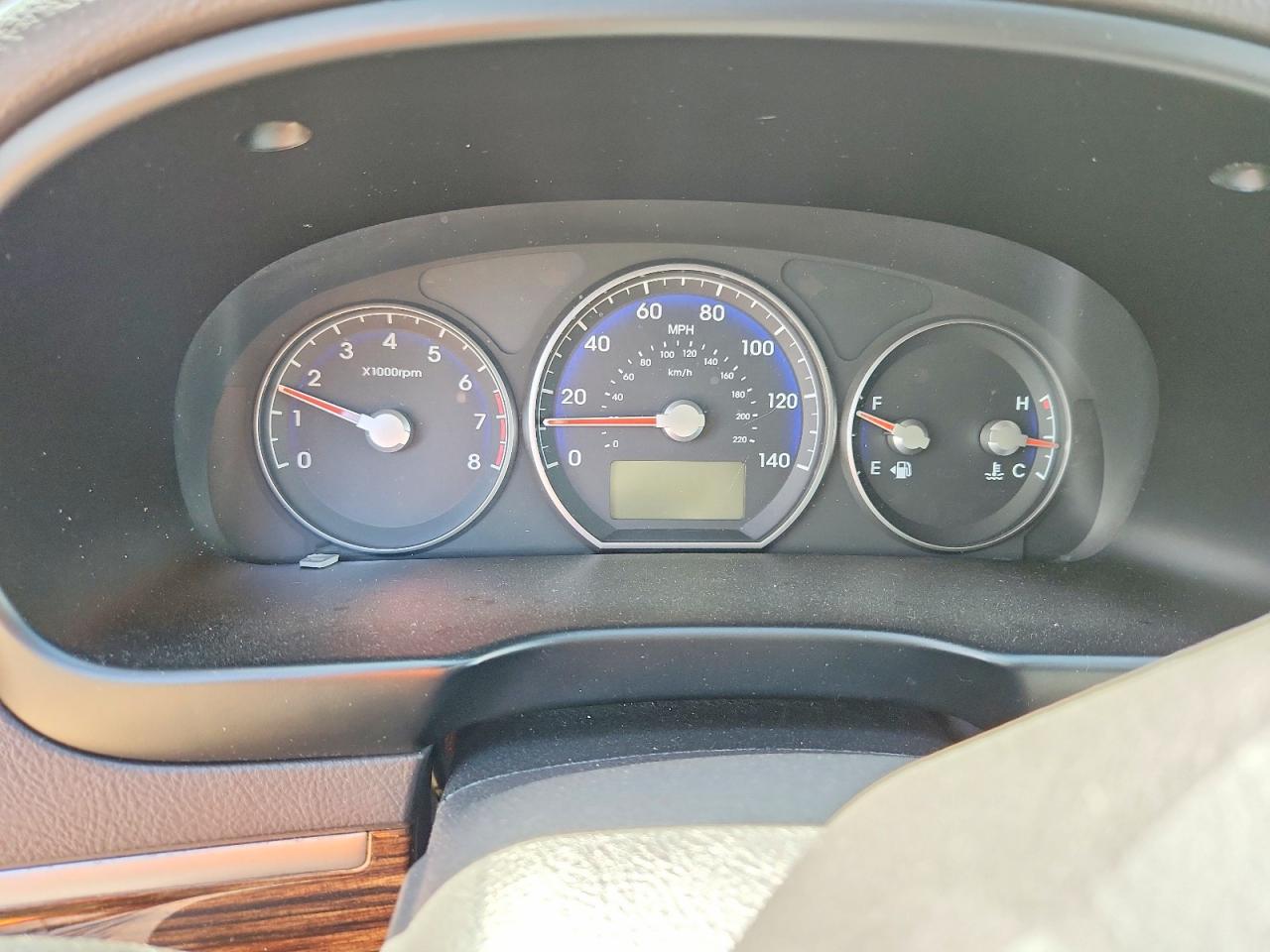 HYUNDAI SANTA FE 2010 — 9