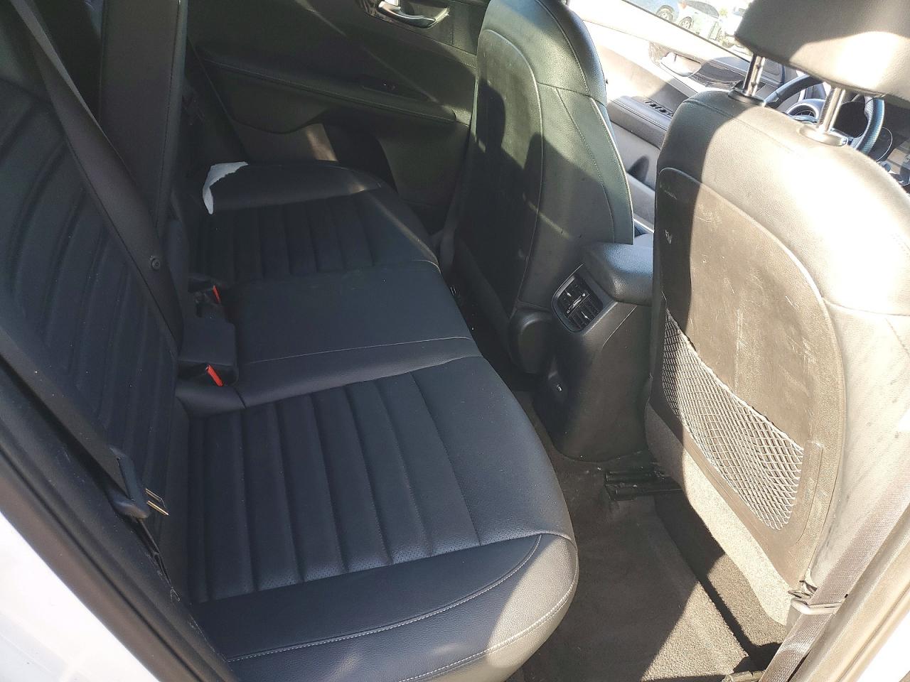 Kia Forte 2023 — 10
