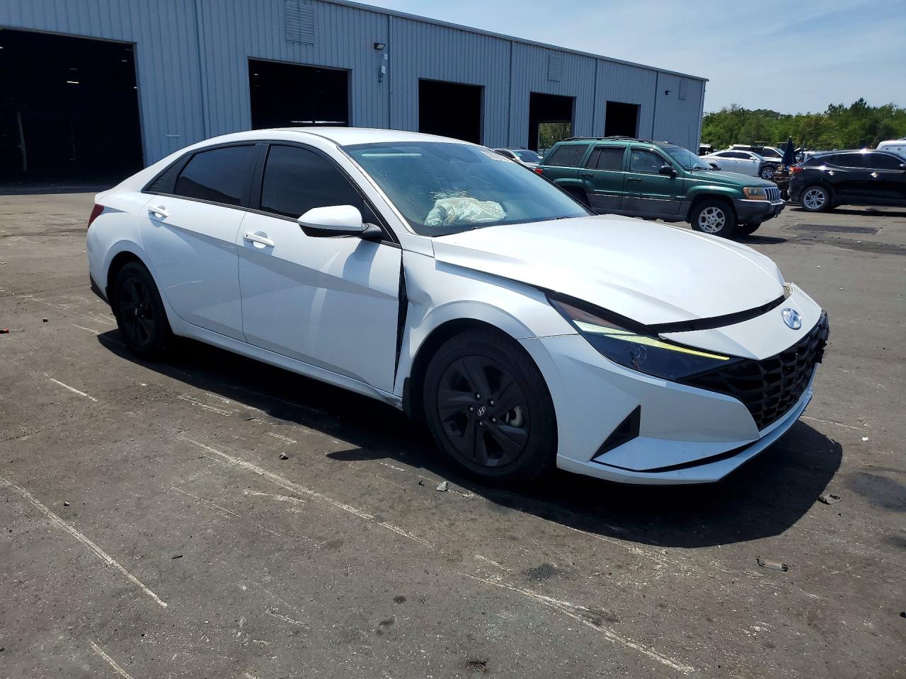 Hyundai Elantra 2022 — 4