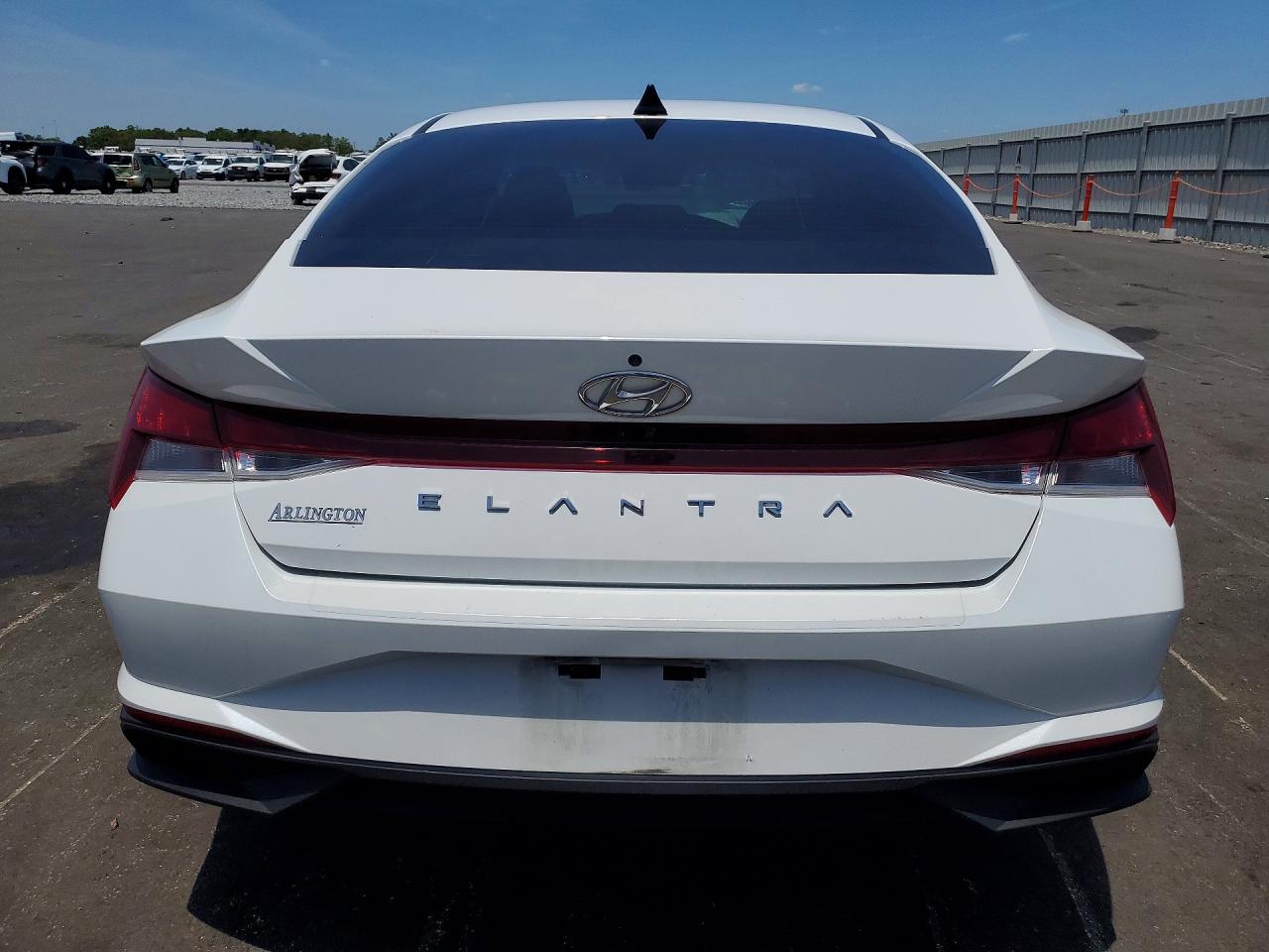 Hyundai Elantra 2022 — 6