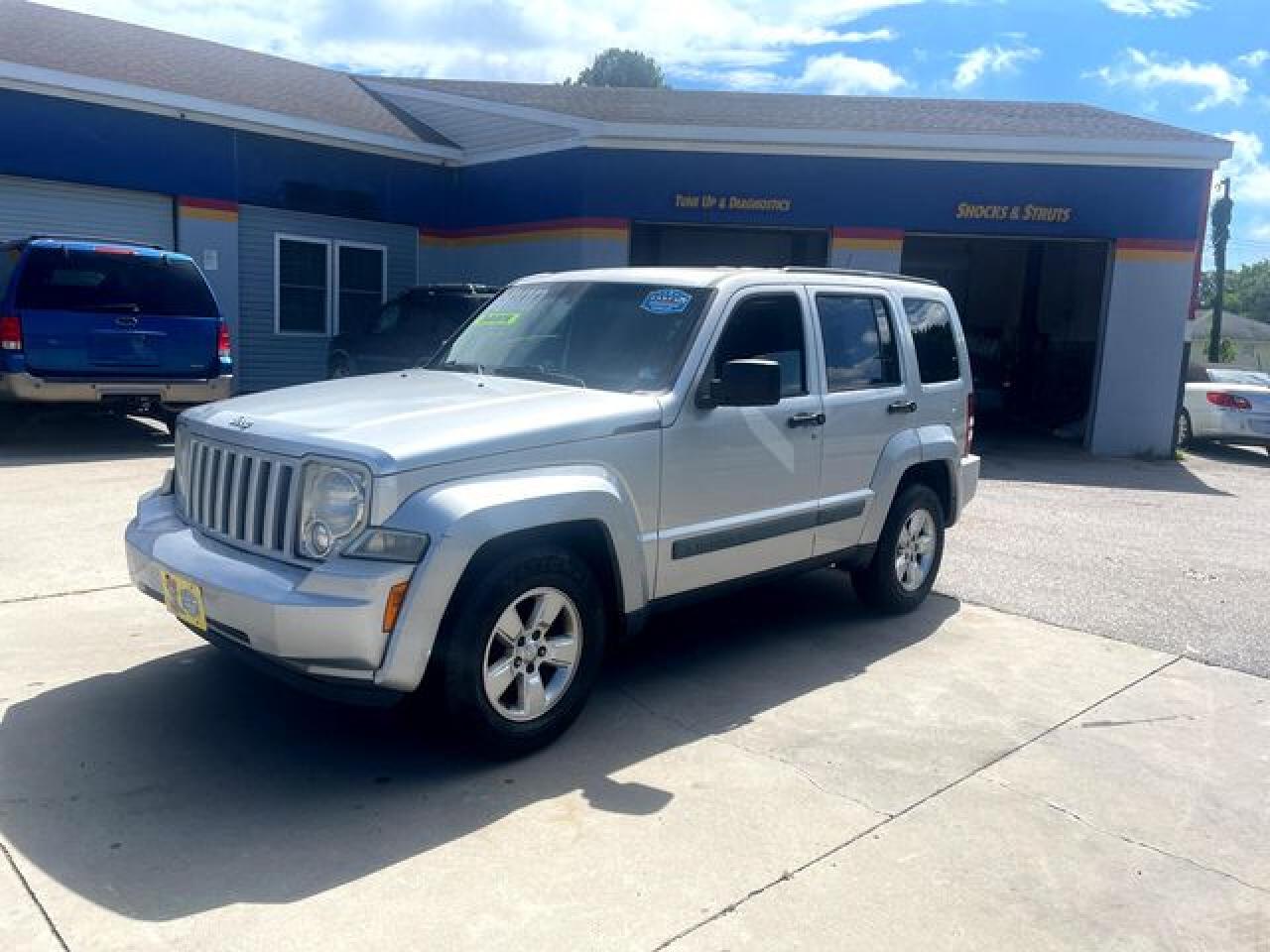 2010 JEEP LIBERTY SPORT