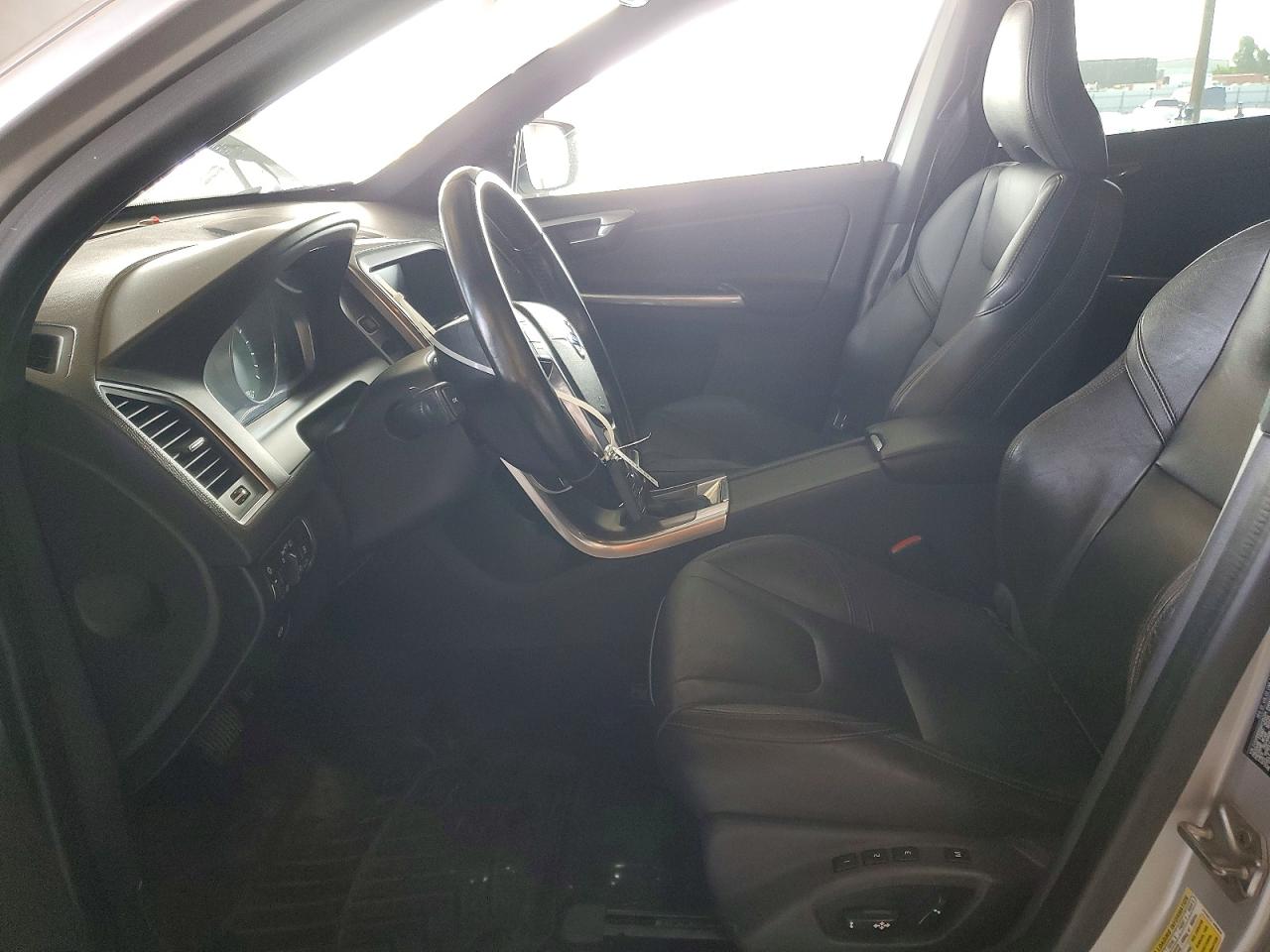 Volvo XC60 2016 — 8