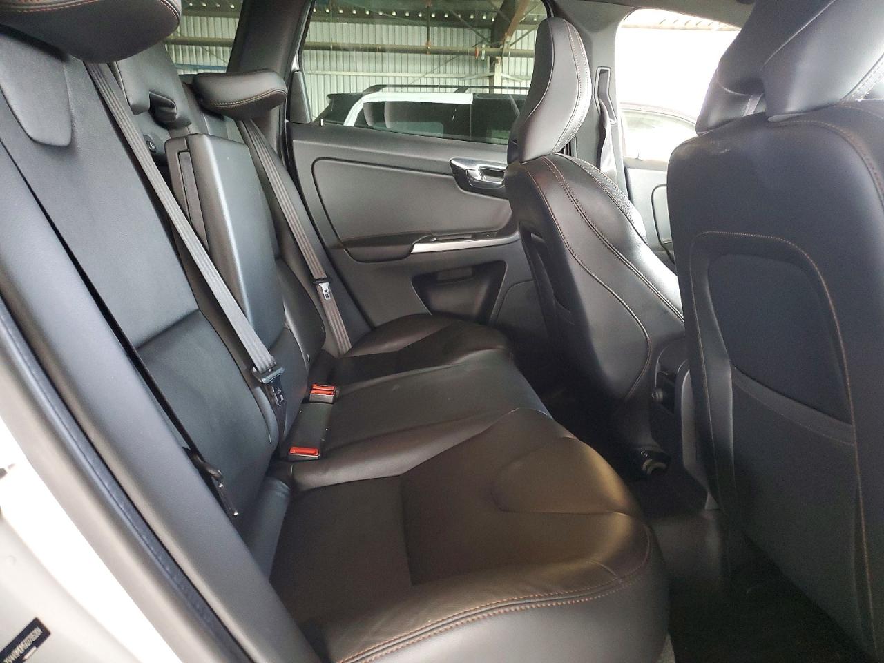 Volvo XC60 2016 — 12