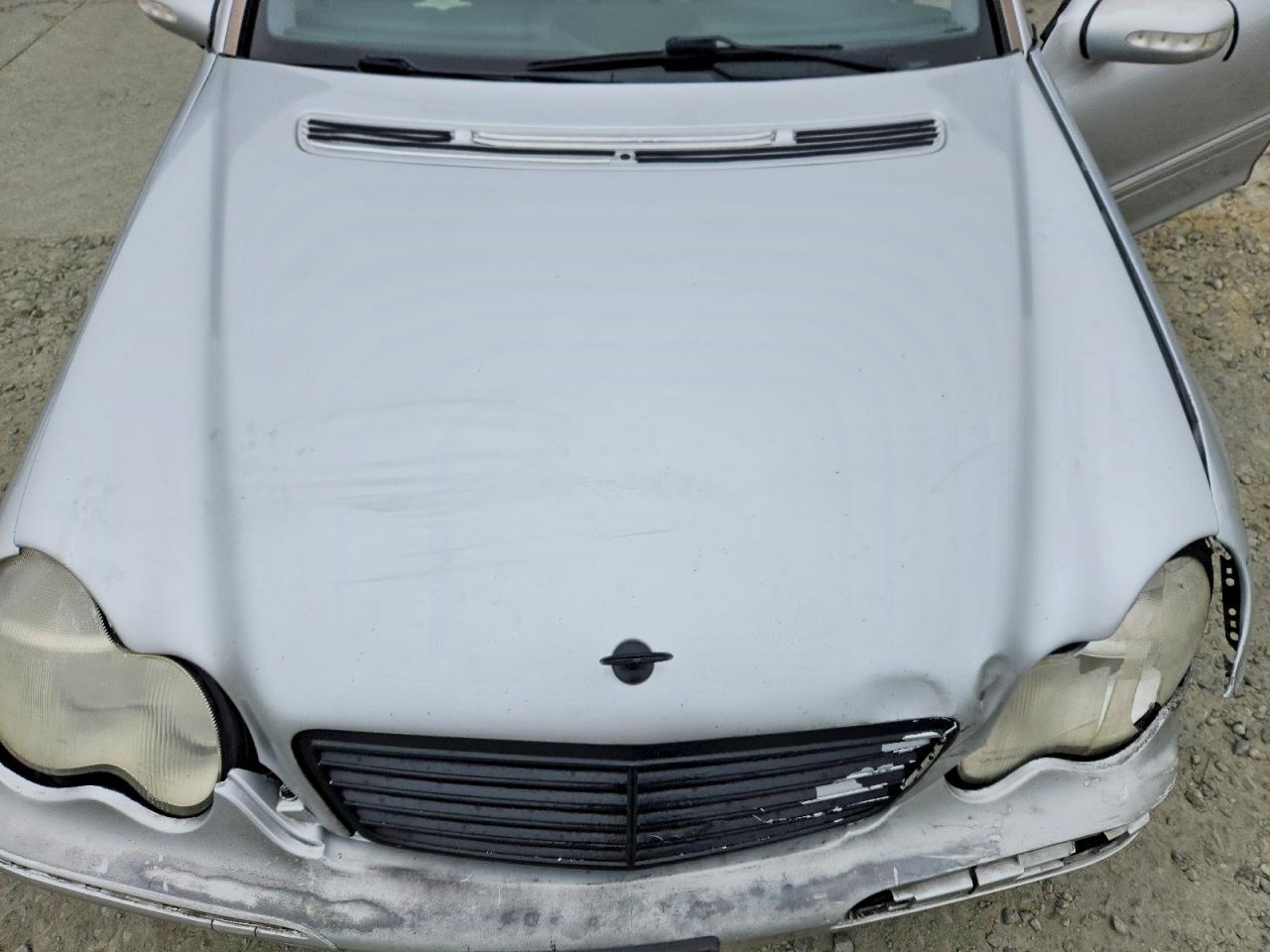 Mercedes-Benz C 2003 — 12