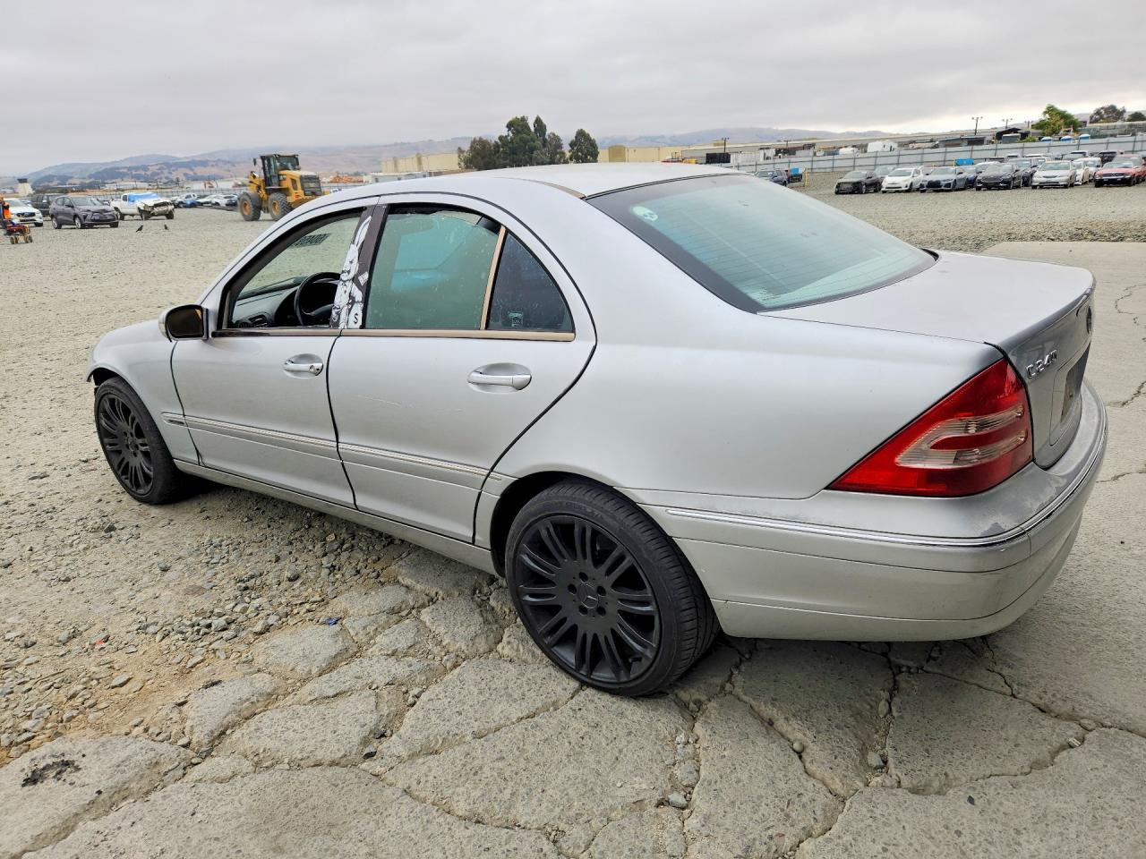 Mercedes-Benz C 2003 — 3