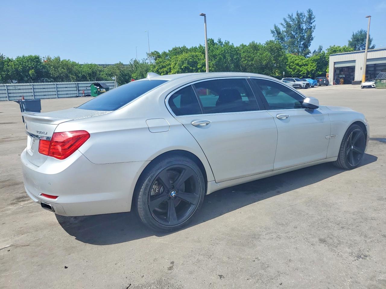 BMW 750 2009 — 4