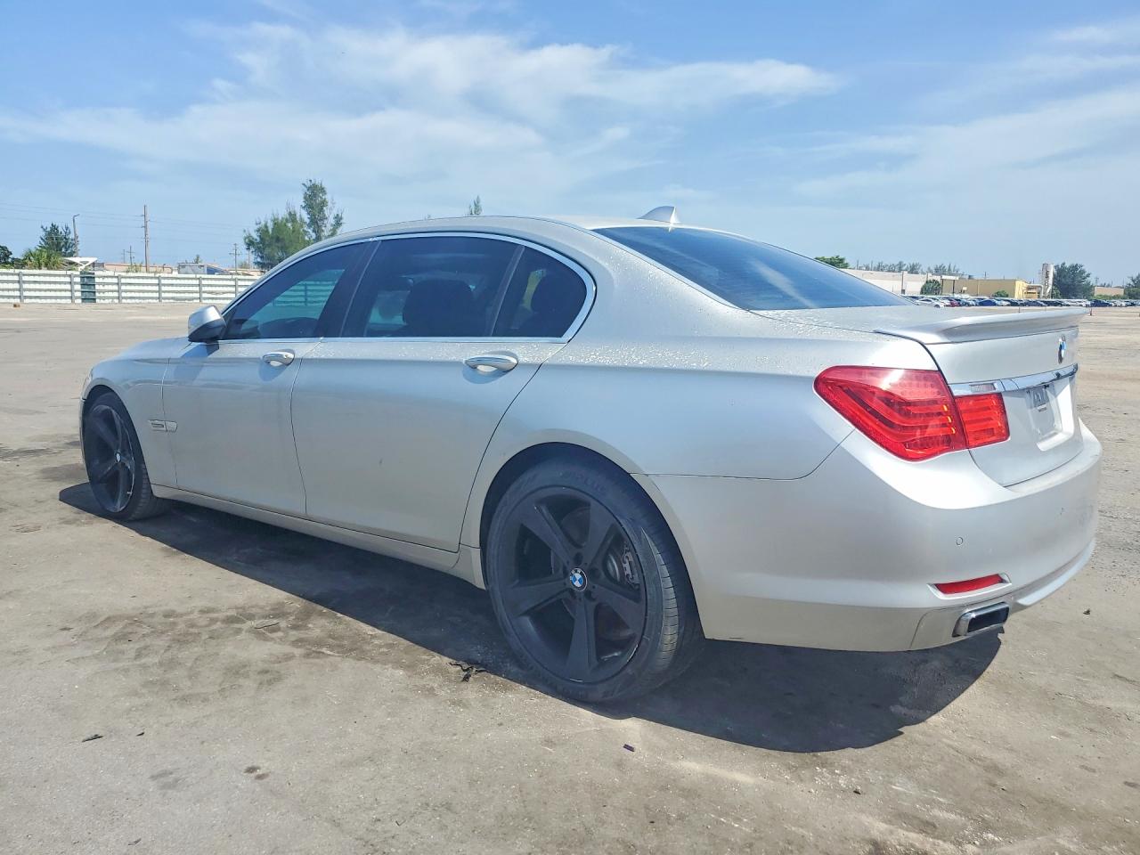 BMW 750 2009 — 3