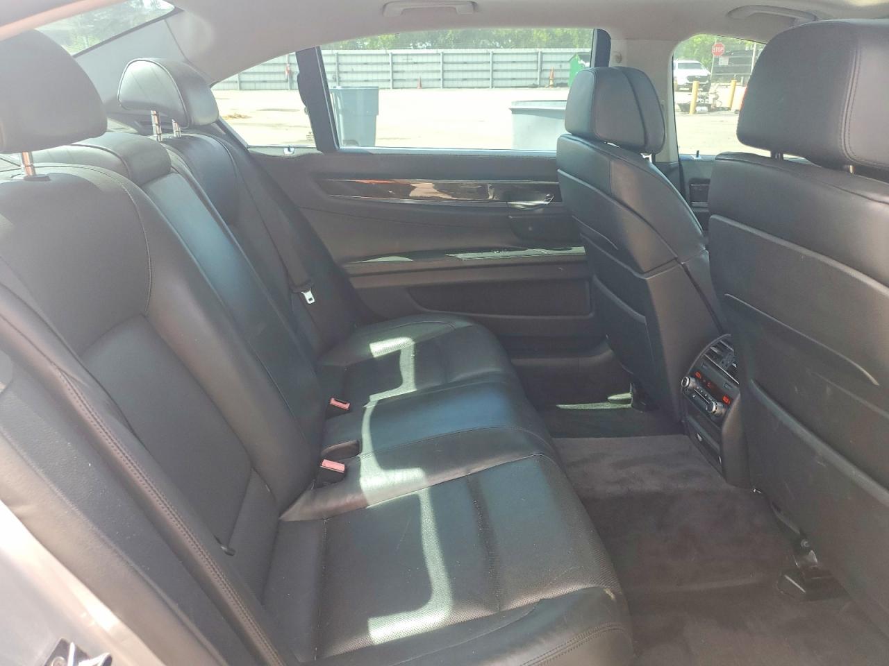 BMW 750 2009 — 11