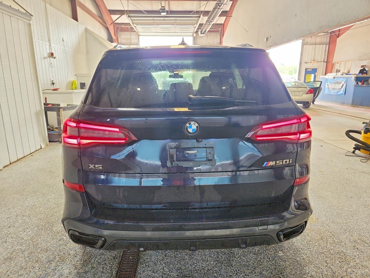 BMW X5 2023 — 7