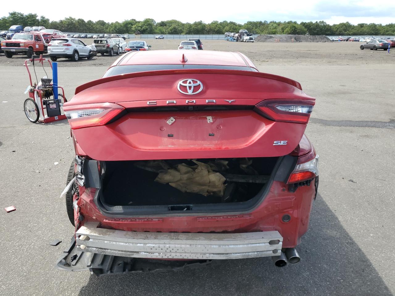 Toyota Camry Se 2021 — 7