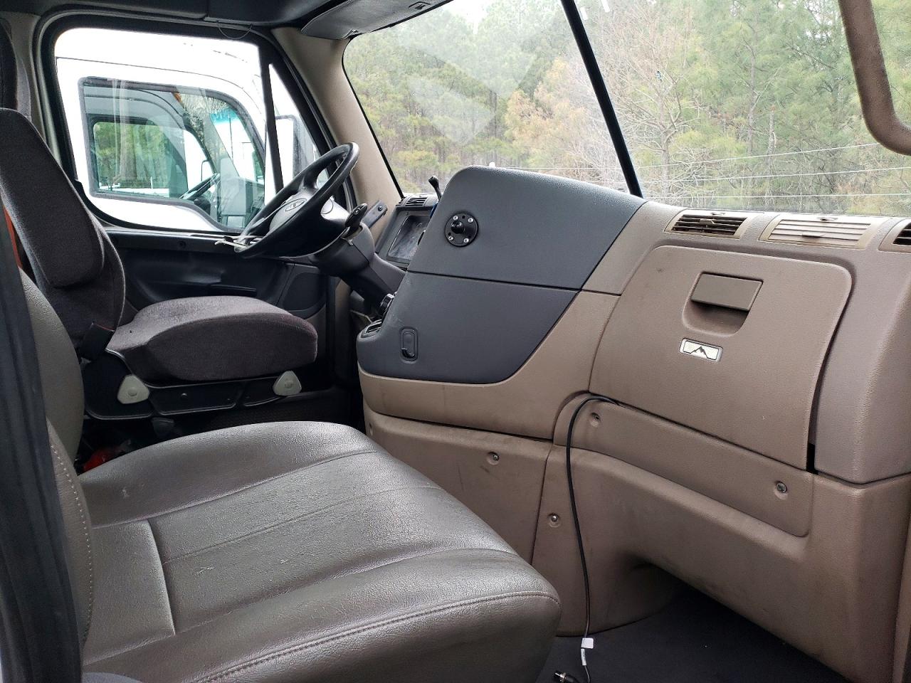 Freightliner Cascadia 1 2015 — 6