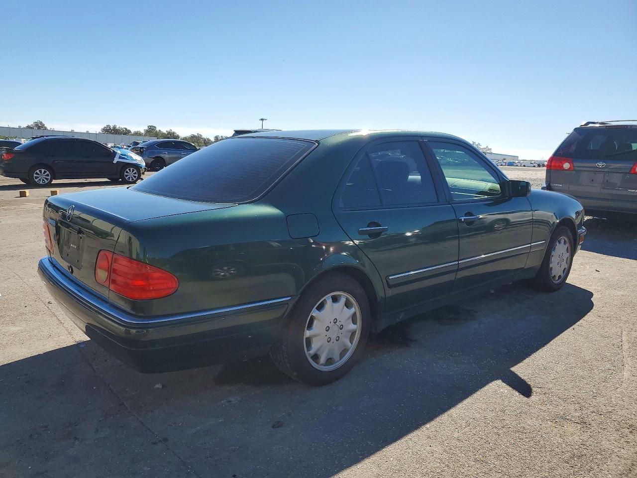 Mercedes-Benz E-Class E320 1997 — 4