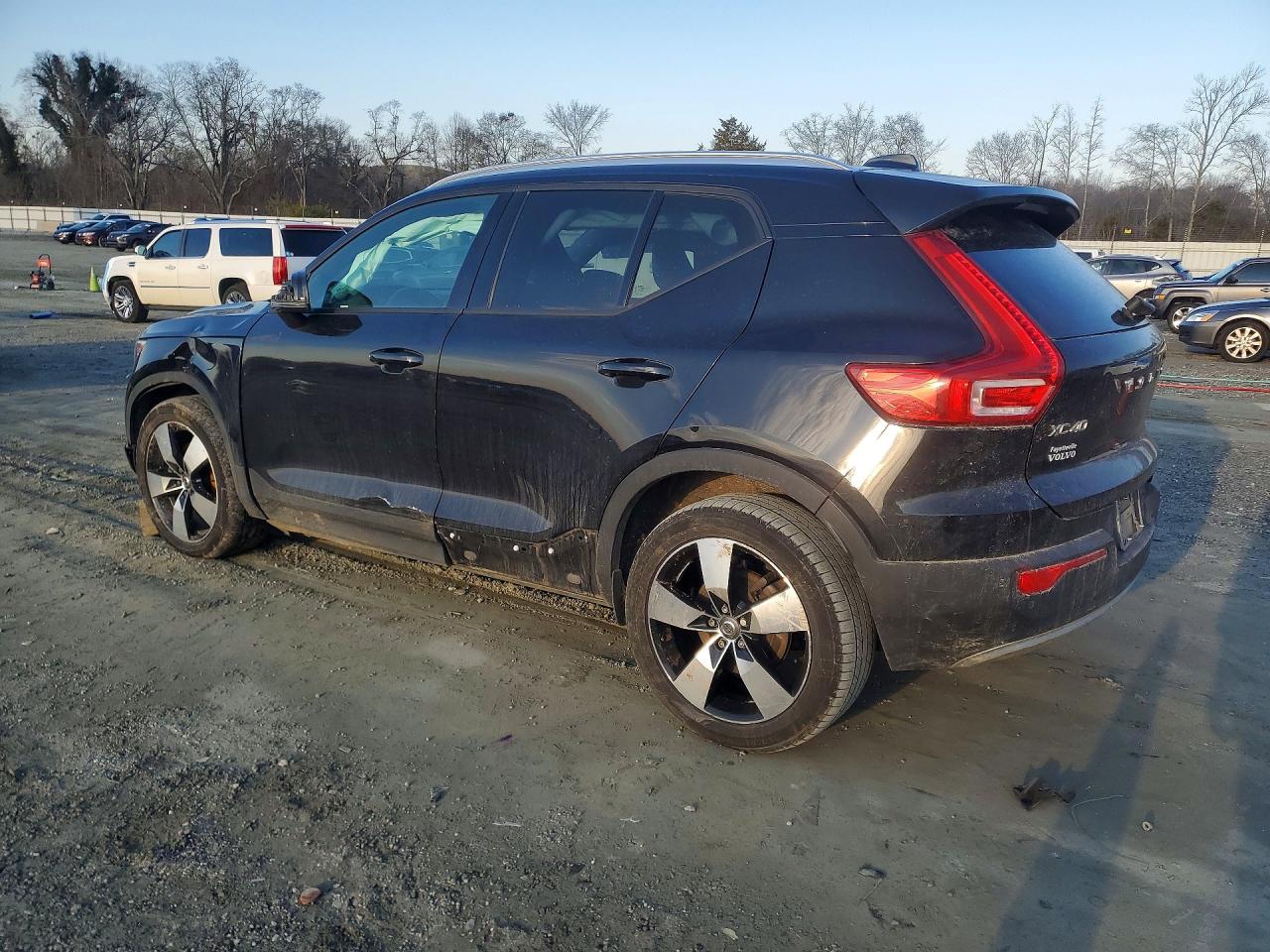 Volvo XC40 2020 — 3