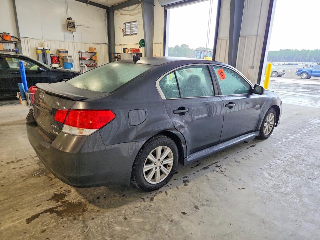 Subaru Legacy 2011 — 4
