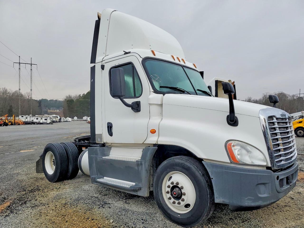 2016 FREIGHTLINER CASCADIA 1