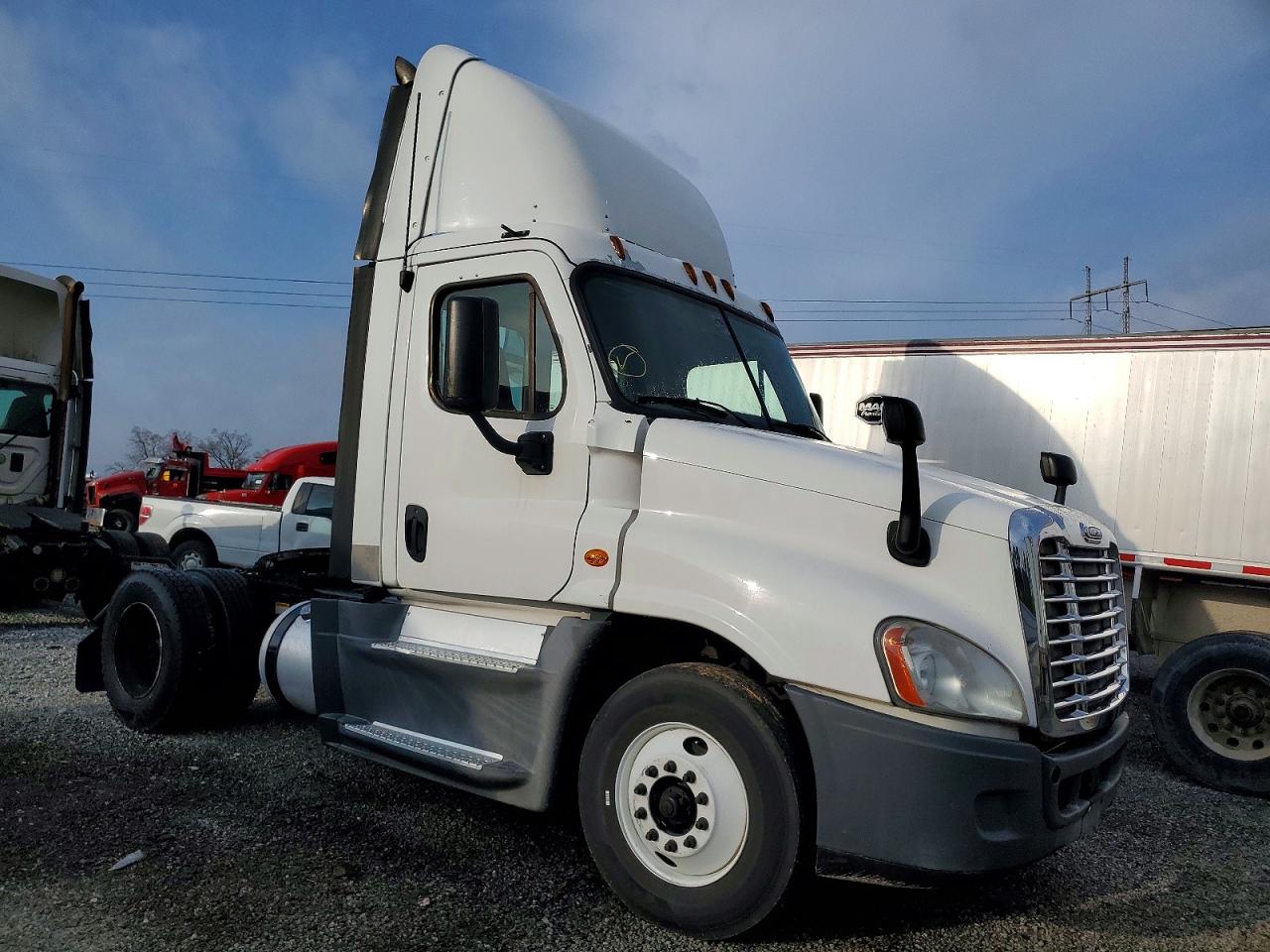 2016 FREIGHTLINER CASCADIA 1