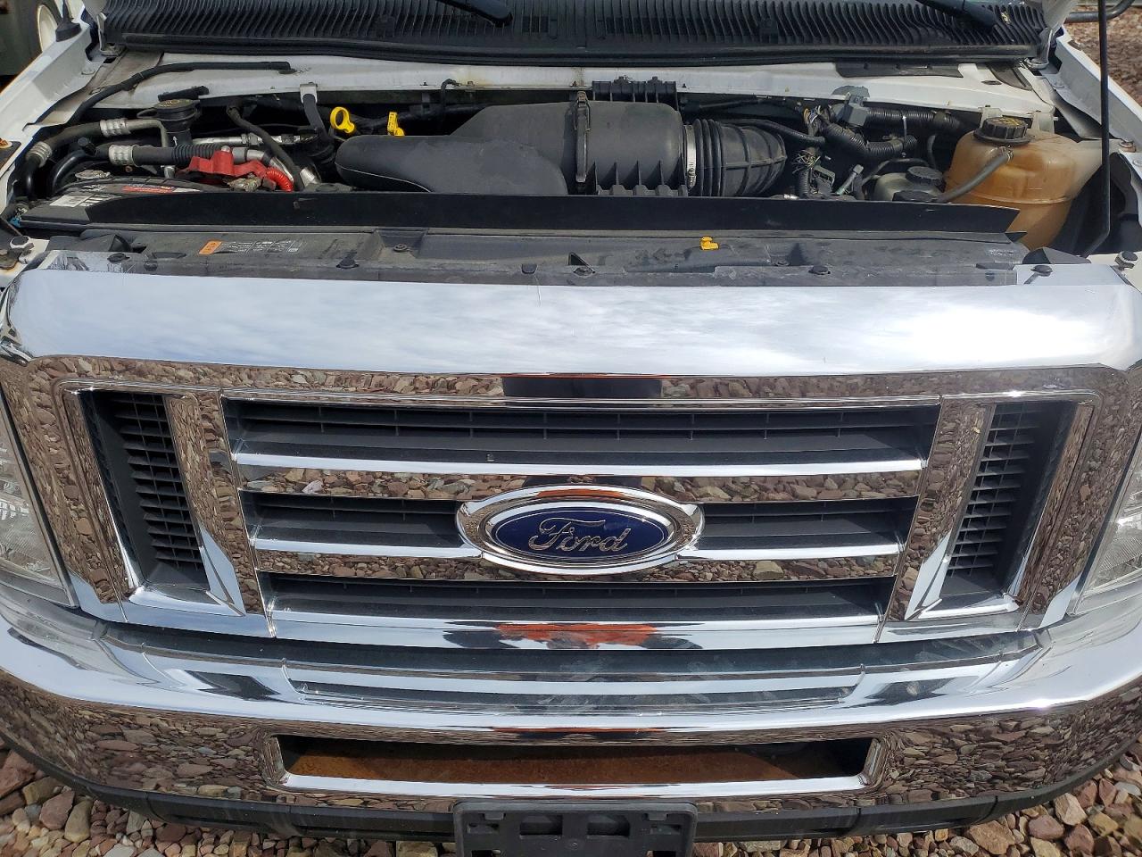 Ford Econoline 2018 — 8