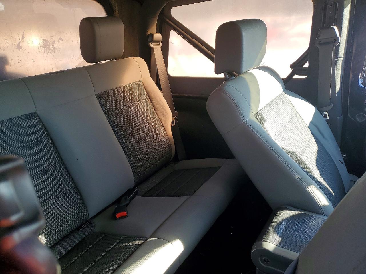 Jeep Wrangler 2010 — 12