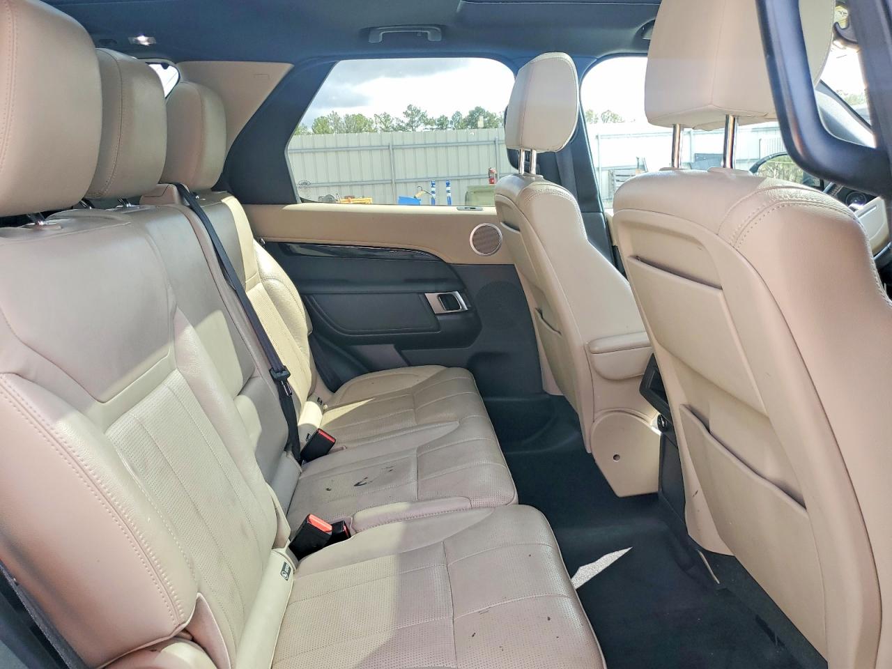Land Rover Discovery 2017 — 12