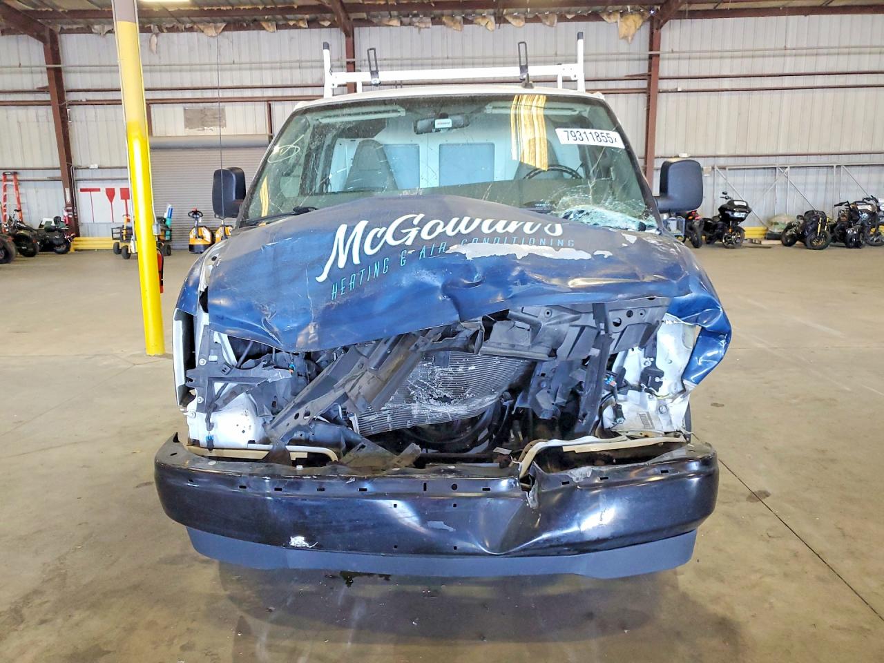 Chev Express G2500 2023 — 6