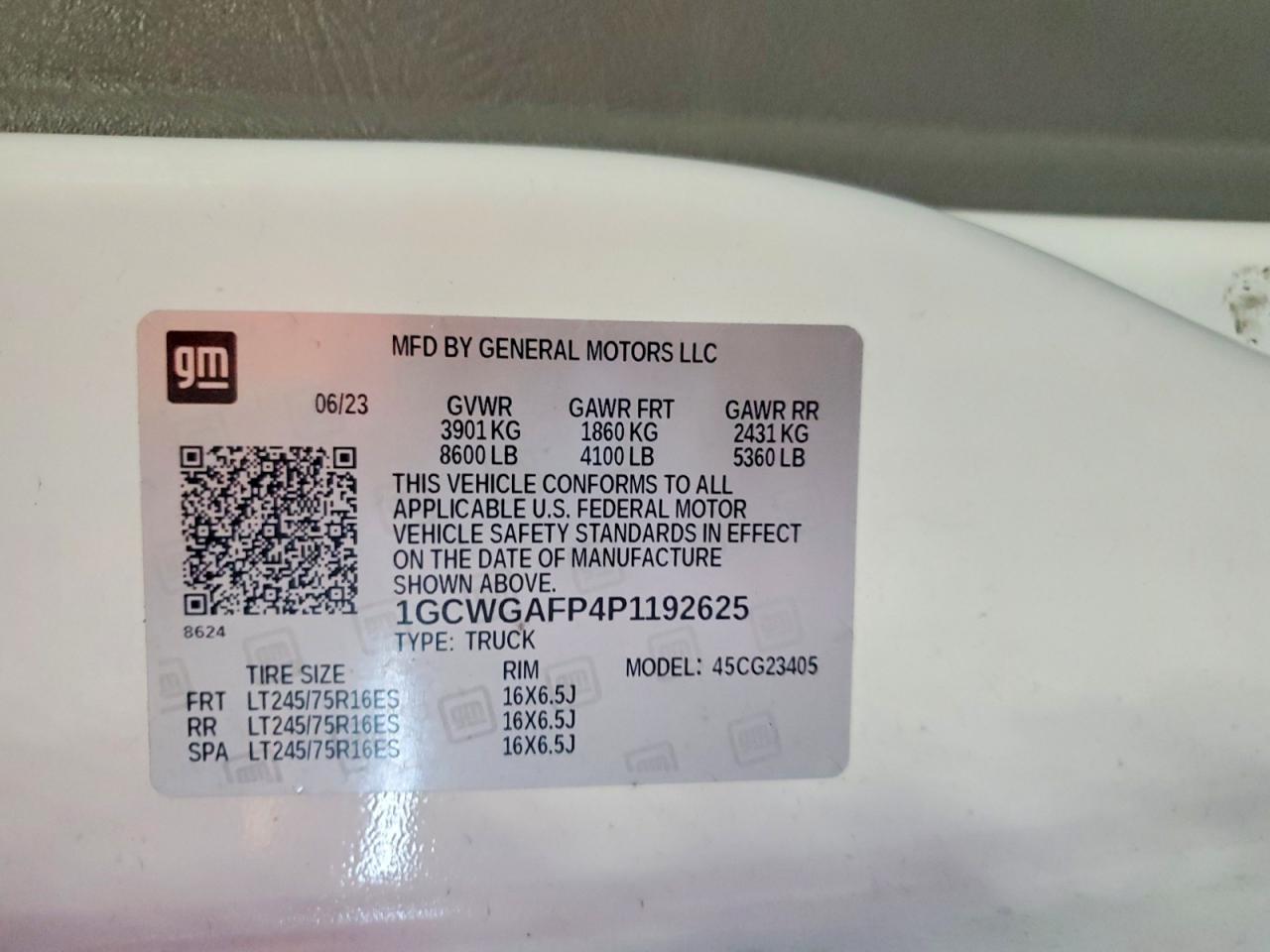 Chev Express G2500 2023 — 13