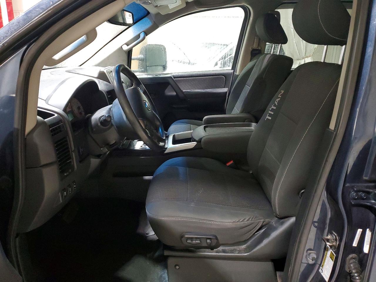 Nissan Titan 2014 — 8
