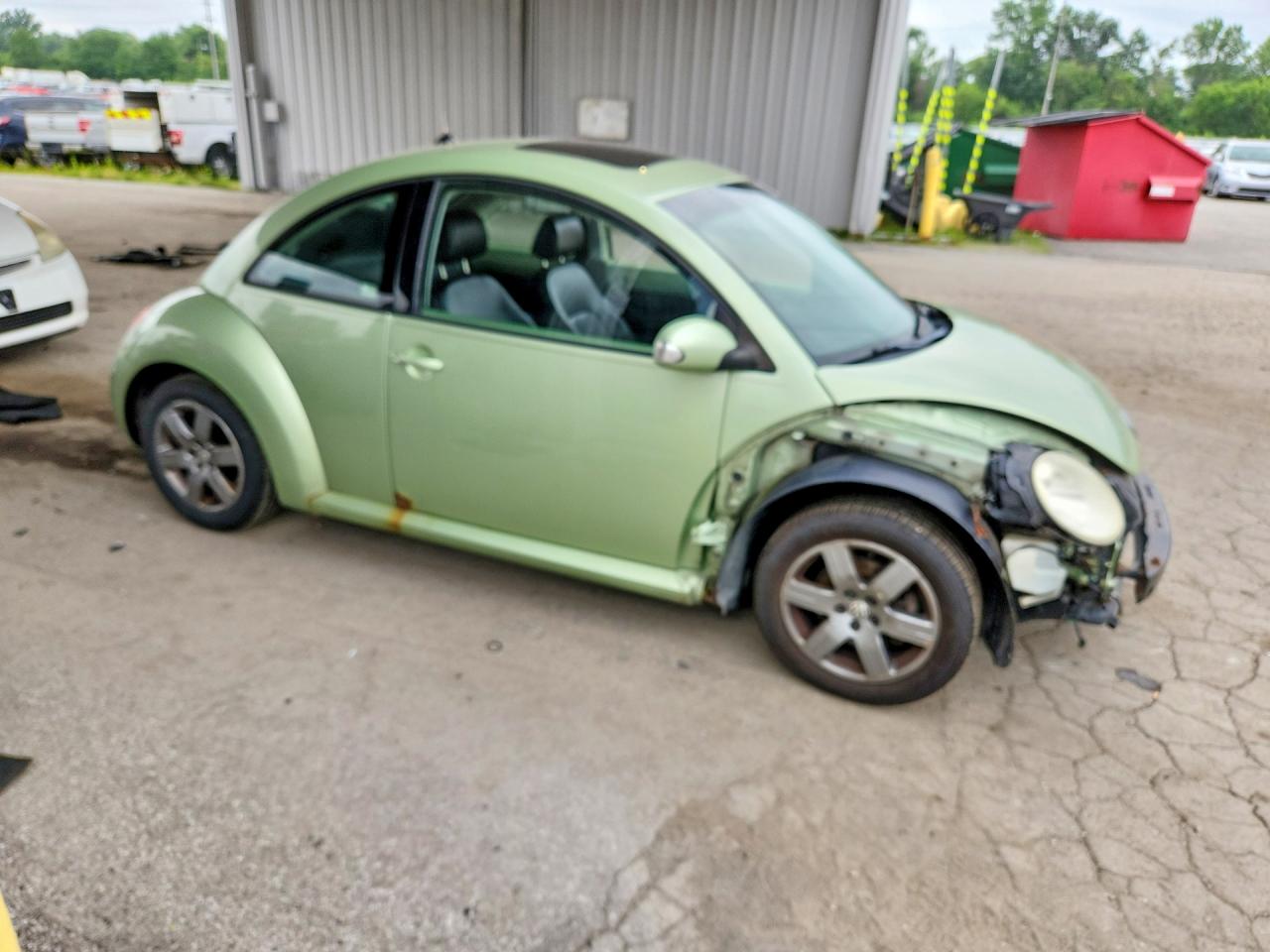 Volkswagen New Beetle 2006 — 5