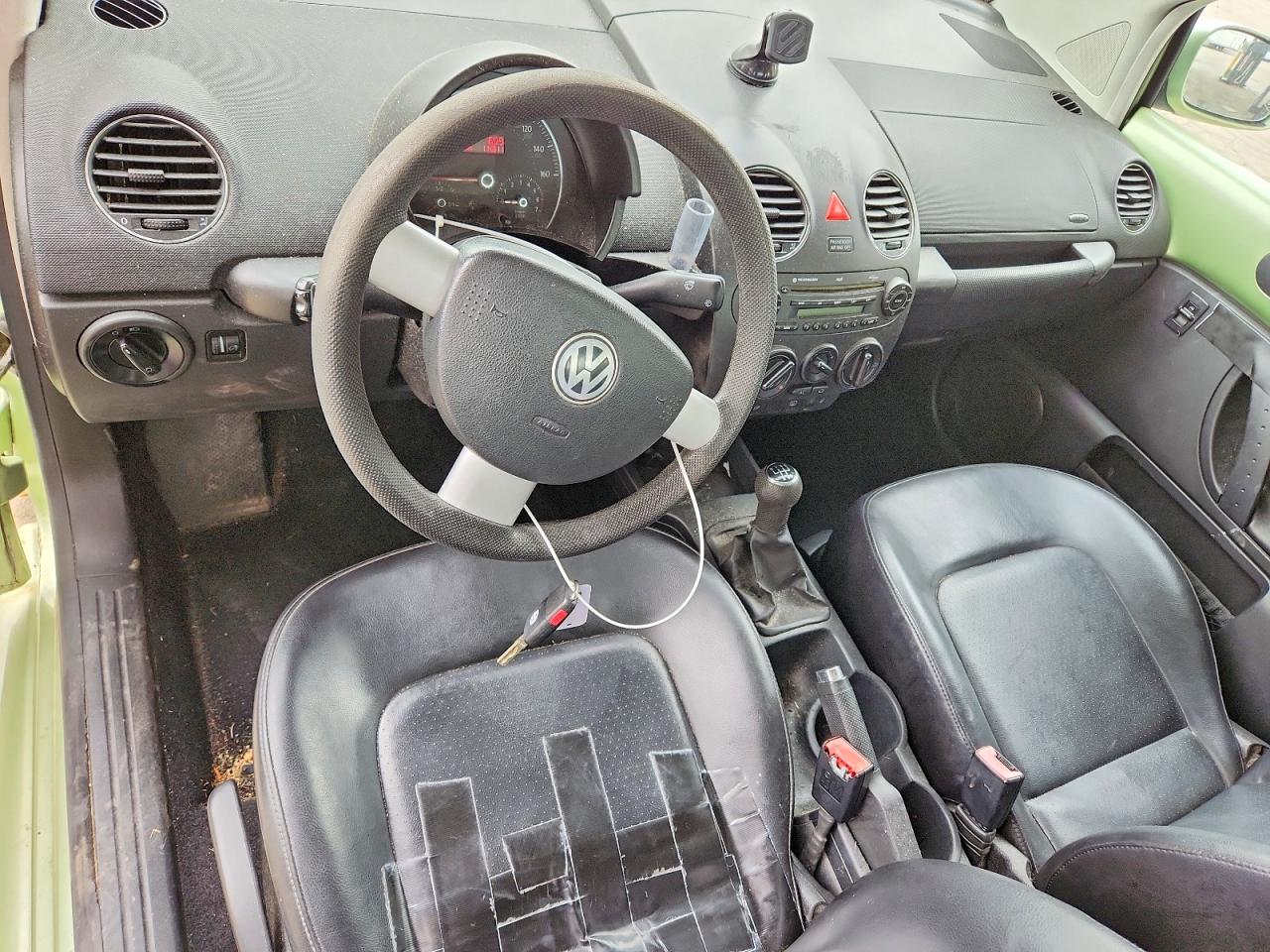 Volkswagen New Beetle 2006 — 9