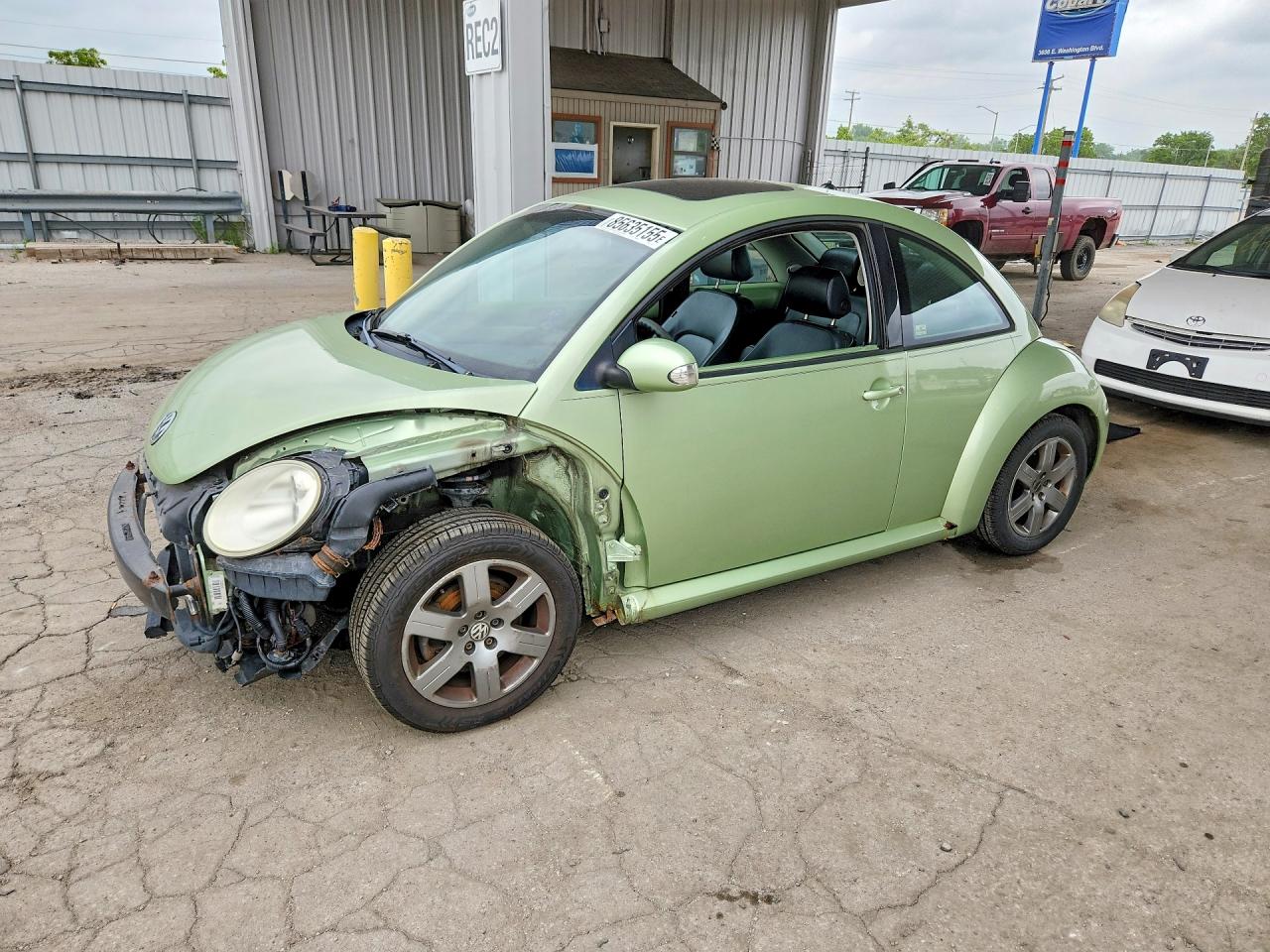 Volkswagen New Beetle 2006 — 2