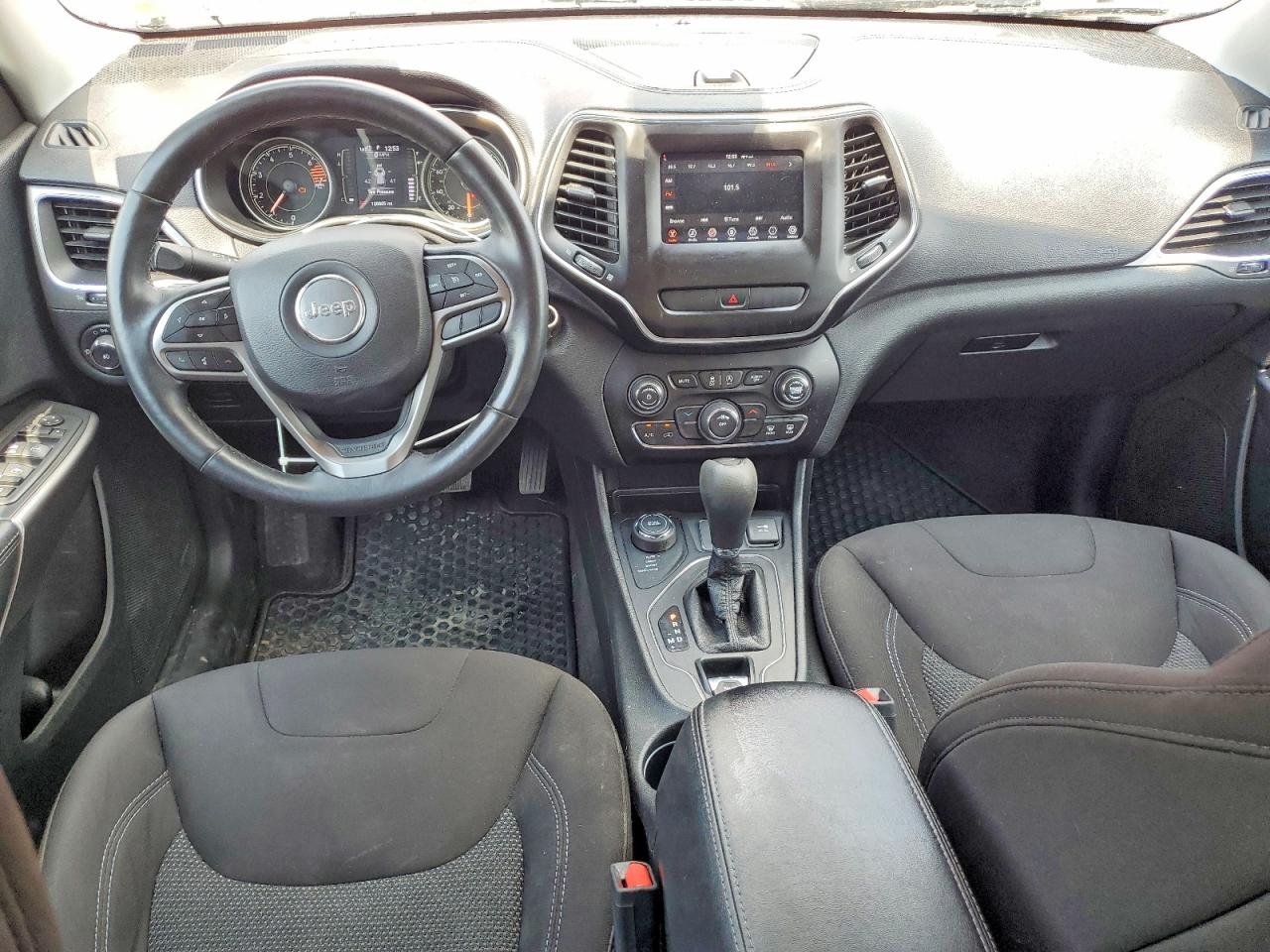 Jeep Cherokee 2019 — 9