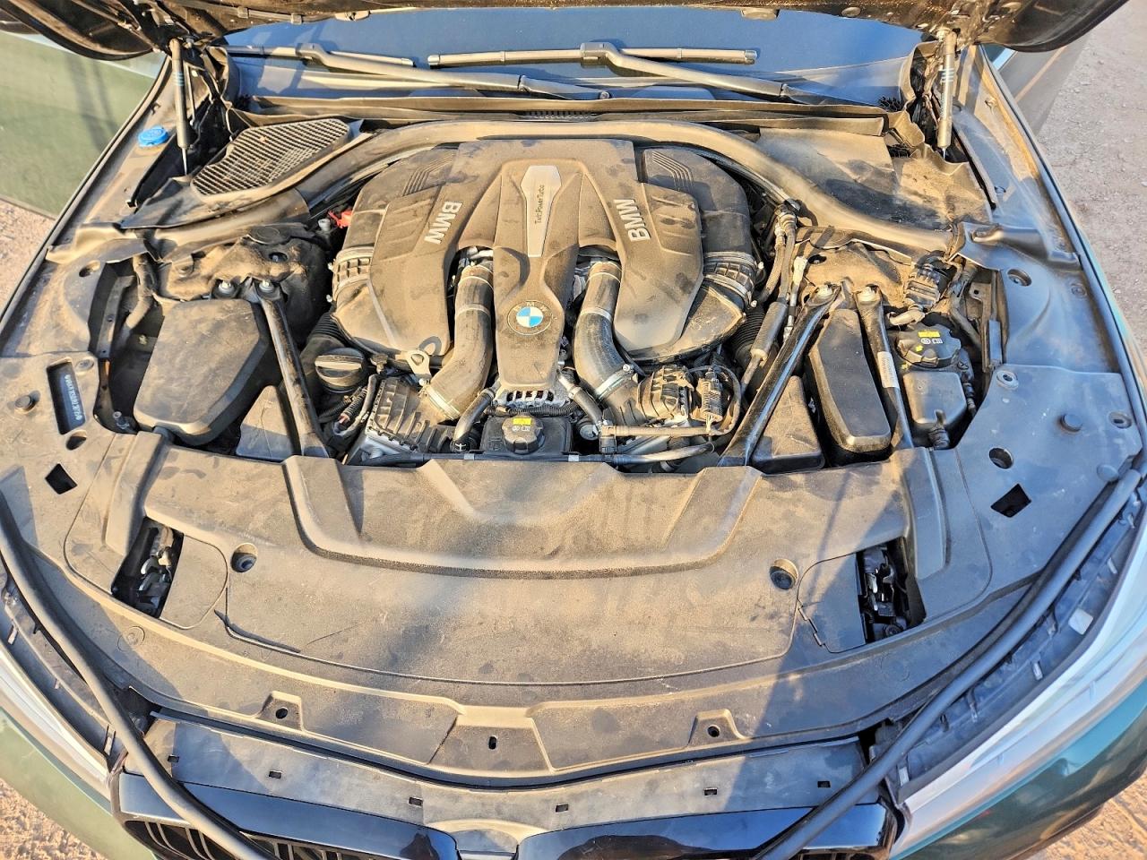 BMW 750 2018 — 12