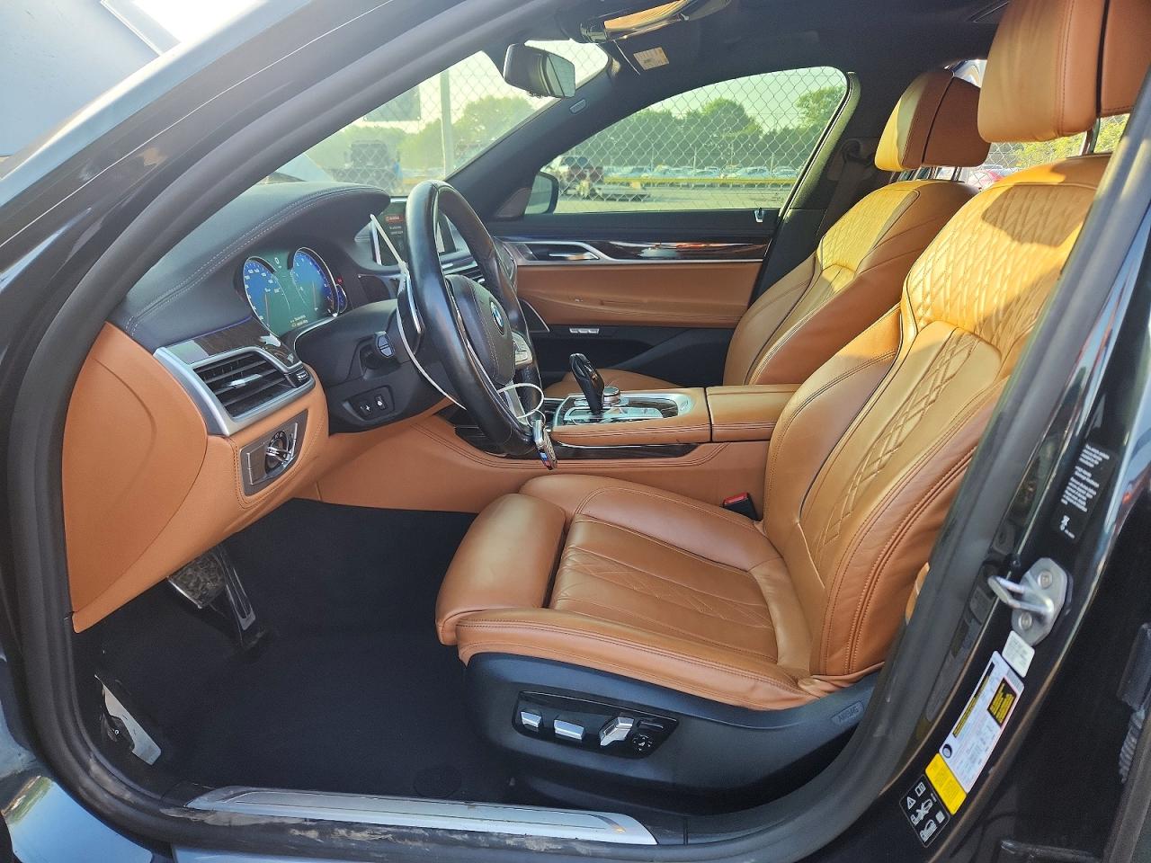 BMW 750 2018 — 8