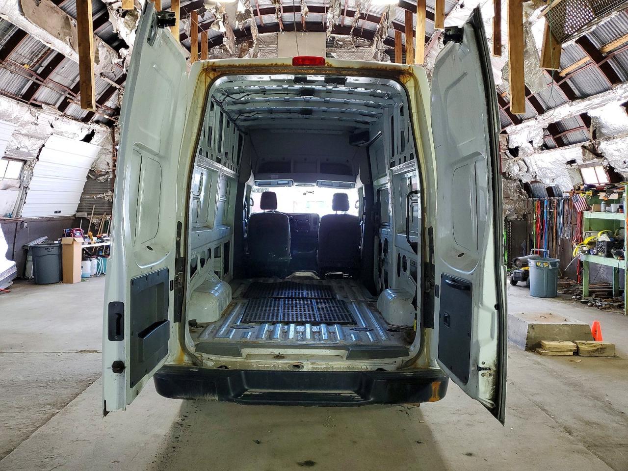 Nissan Nv 2018 — 11