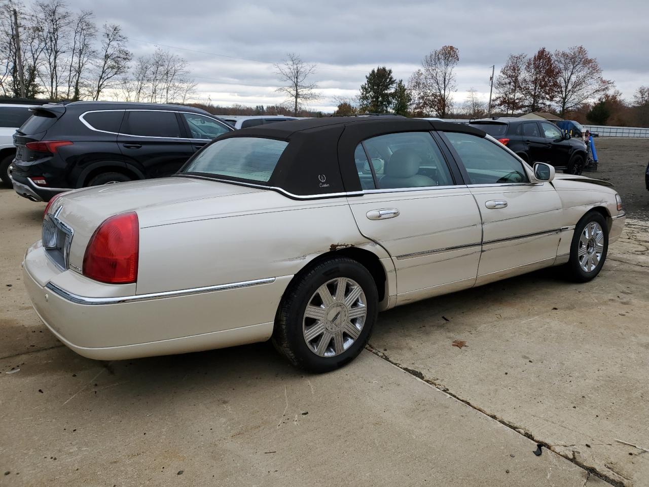 Lincoln Town Car 2003 — 4
