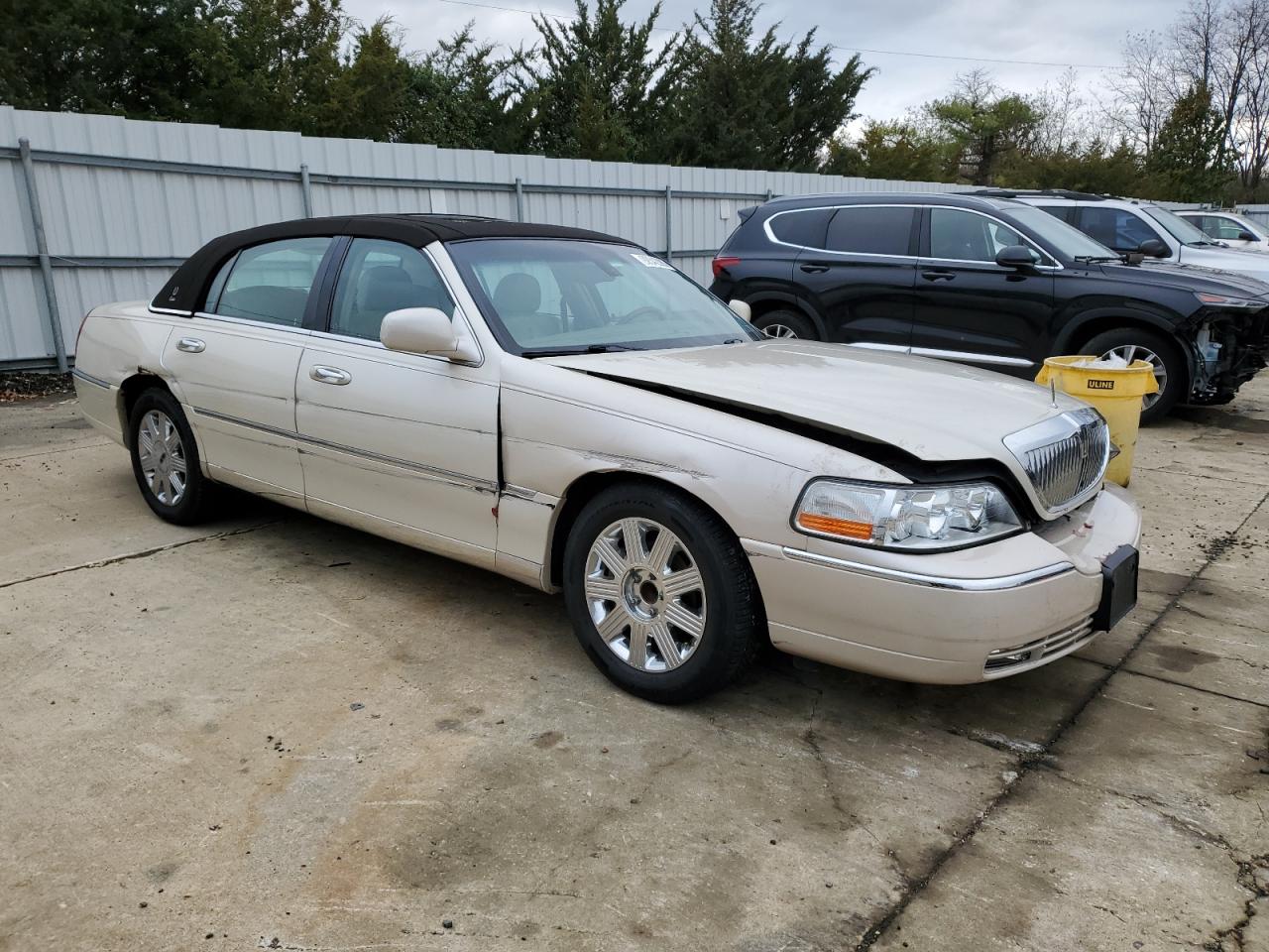 Lincoln Town Car 2003 — 5