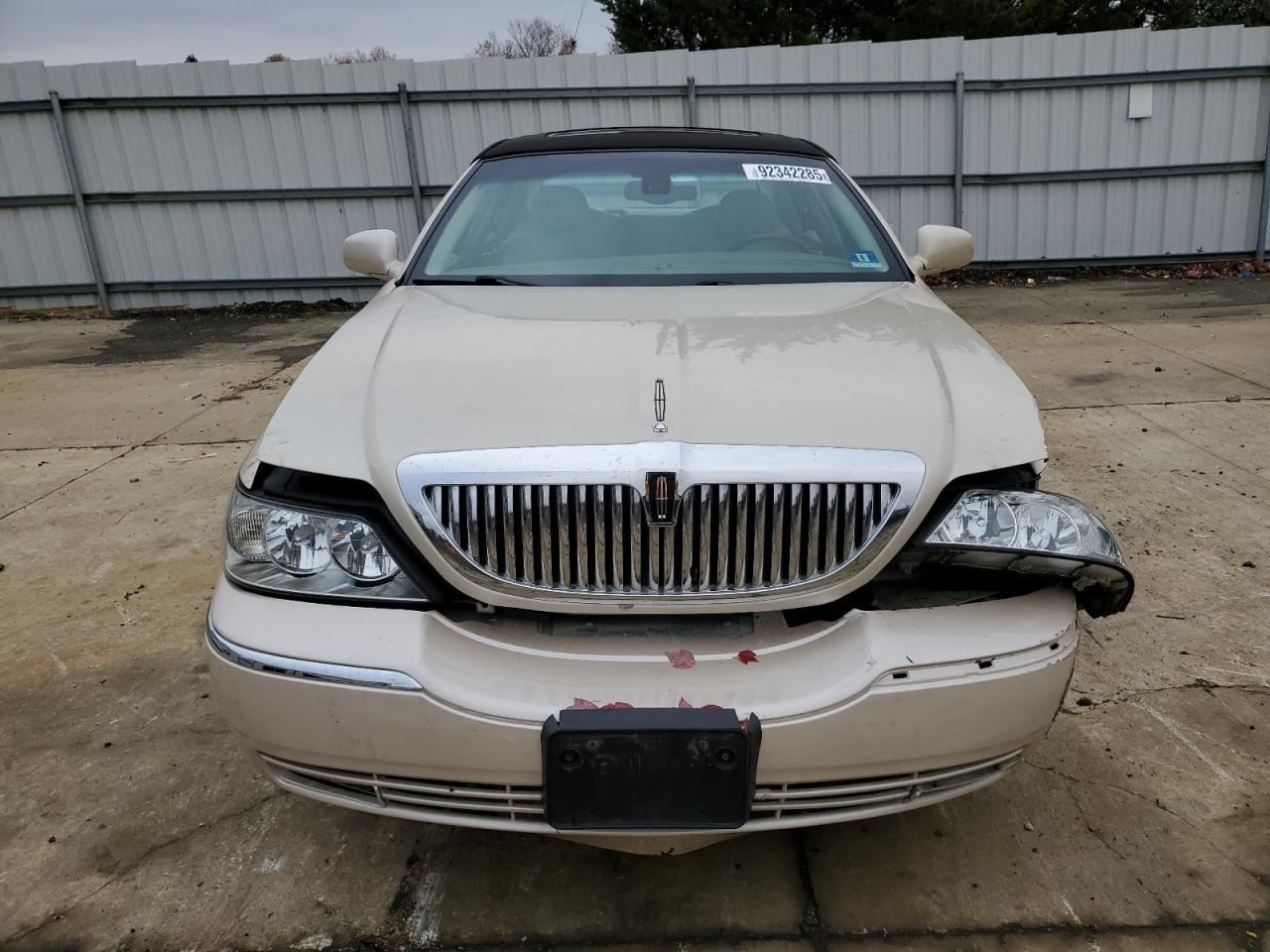 Lincoln Town Car 2003 — 6