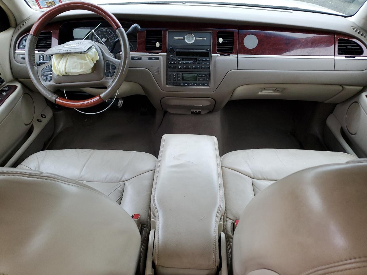 Lincoln Town Car 2003 — 9