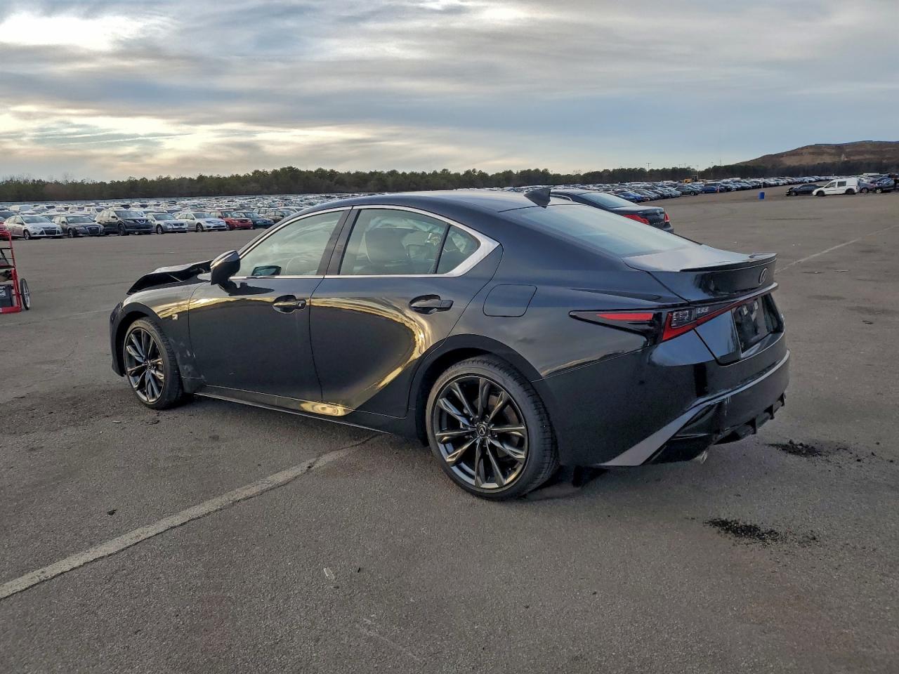 Lexus IS 2024 — 3