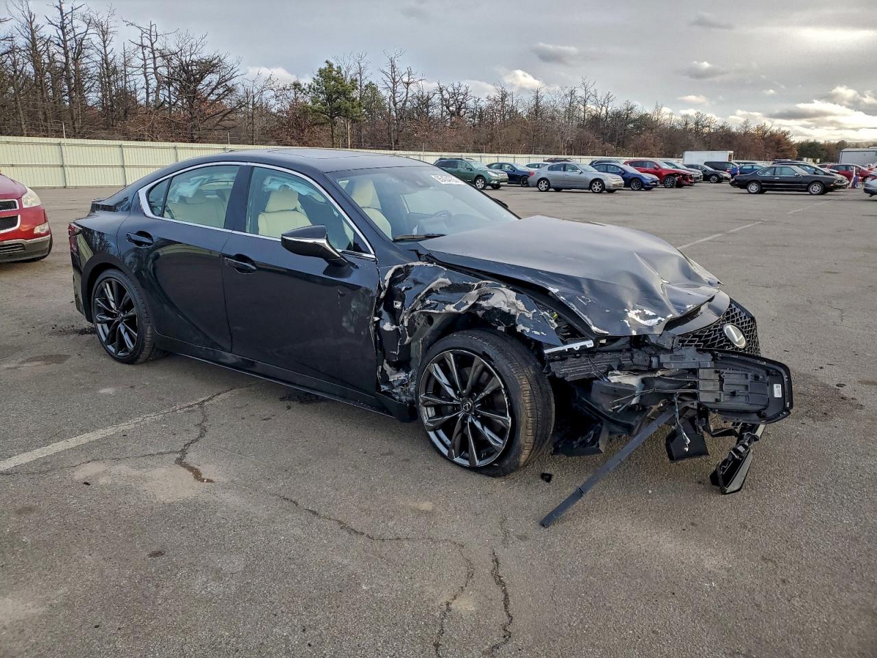 Lexus IS 2024 — 5