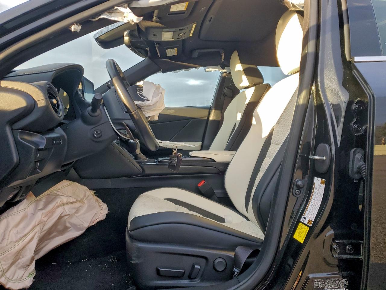 Lexus IS 2024 — 8