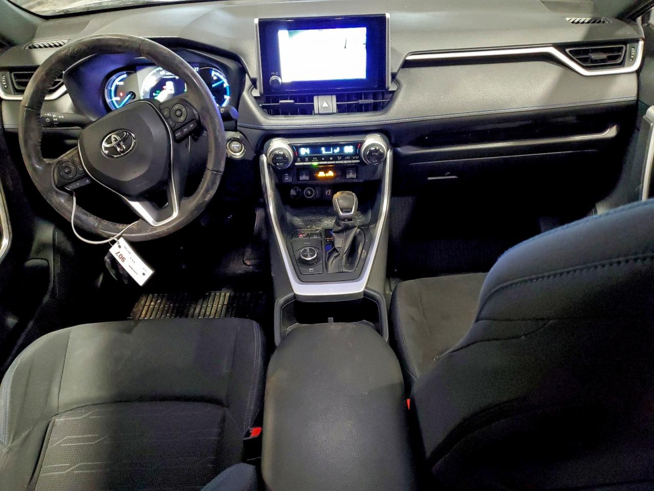 Toyota RAV4 2023 — 9