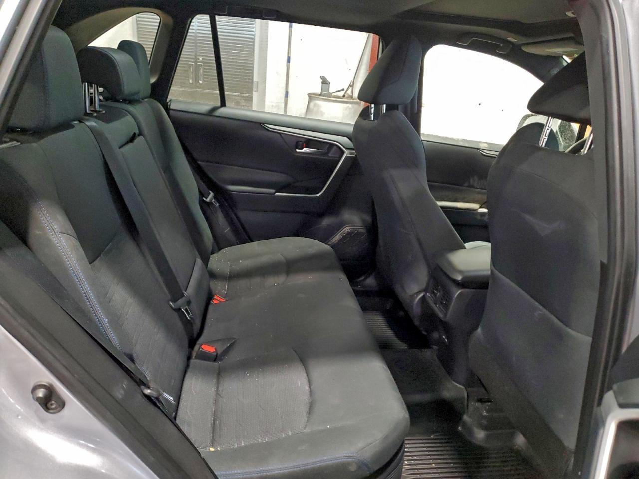 Toyota RAV4 2023 — 12