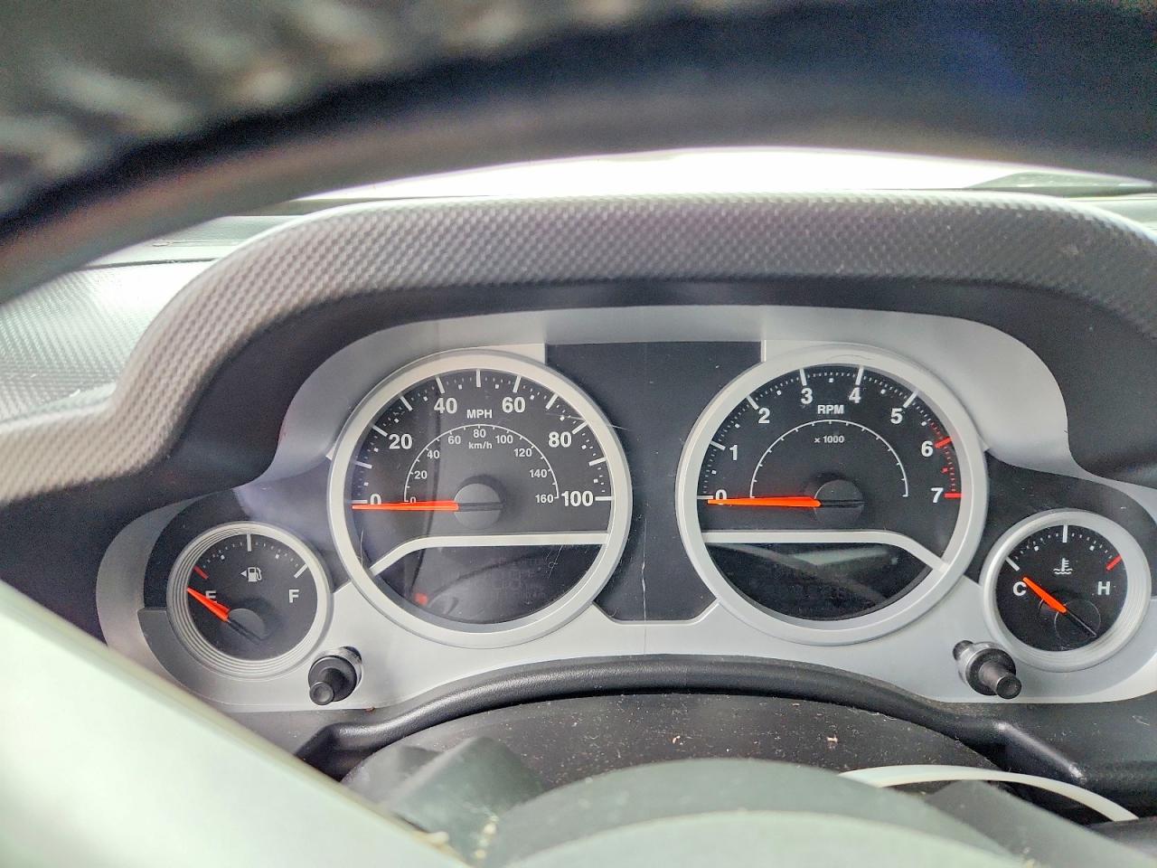 Jeep Wrangler Unlimited 2010 — 10