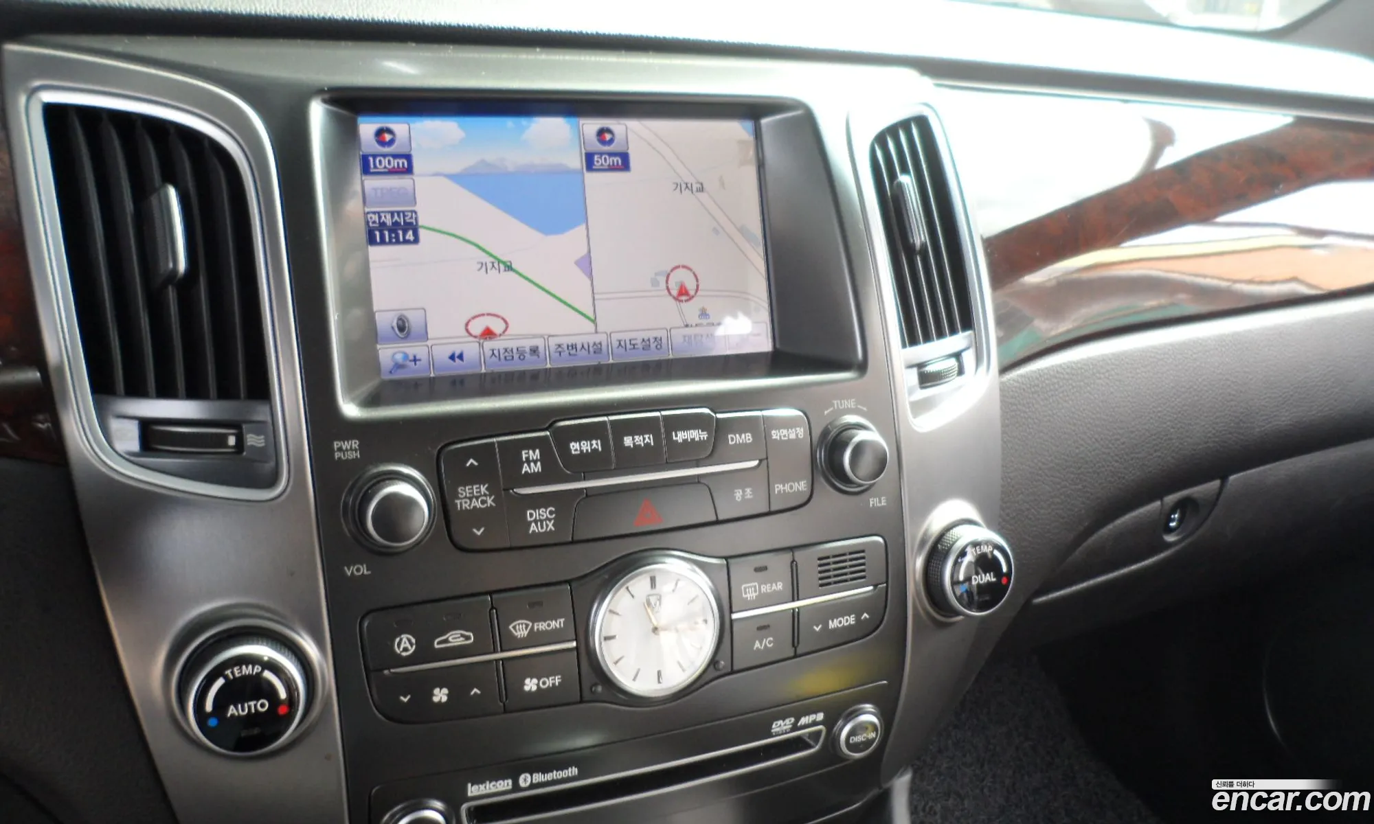 Hyundai Equus 2011 — 18