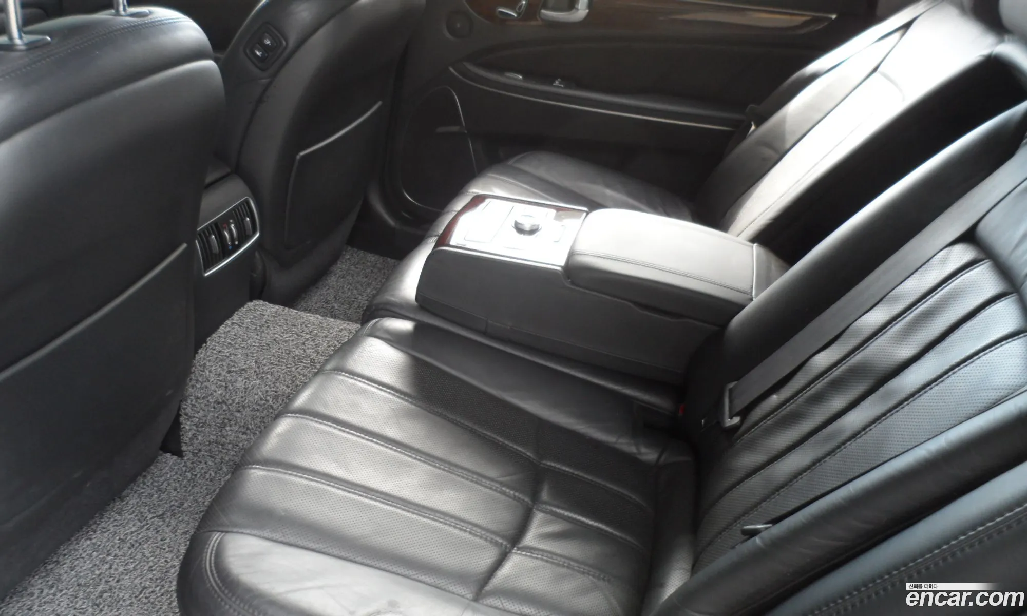 Hyundai Equus 2011 — 20