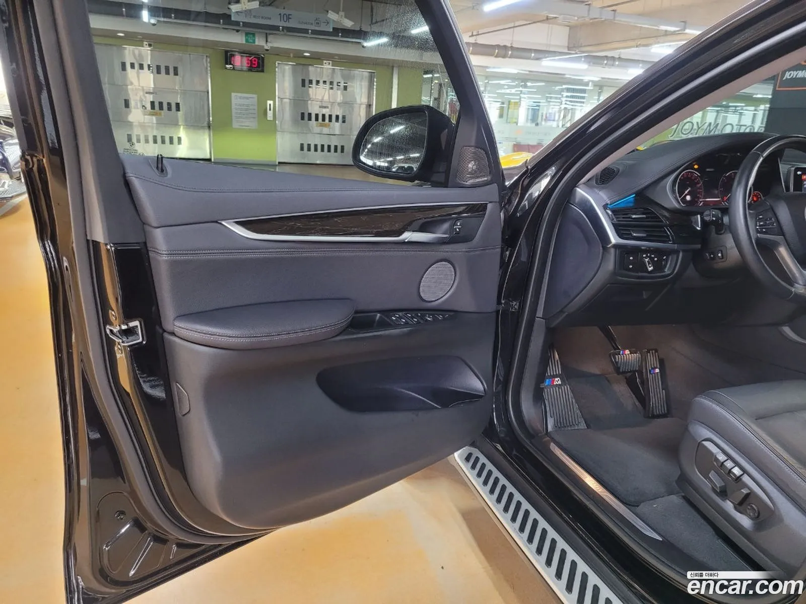 BMW X6 2018 — 11