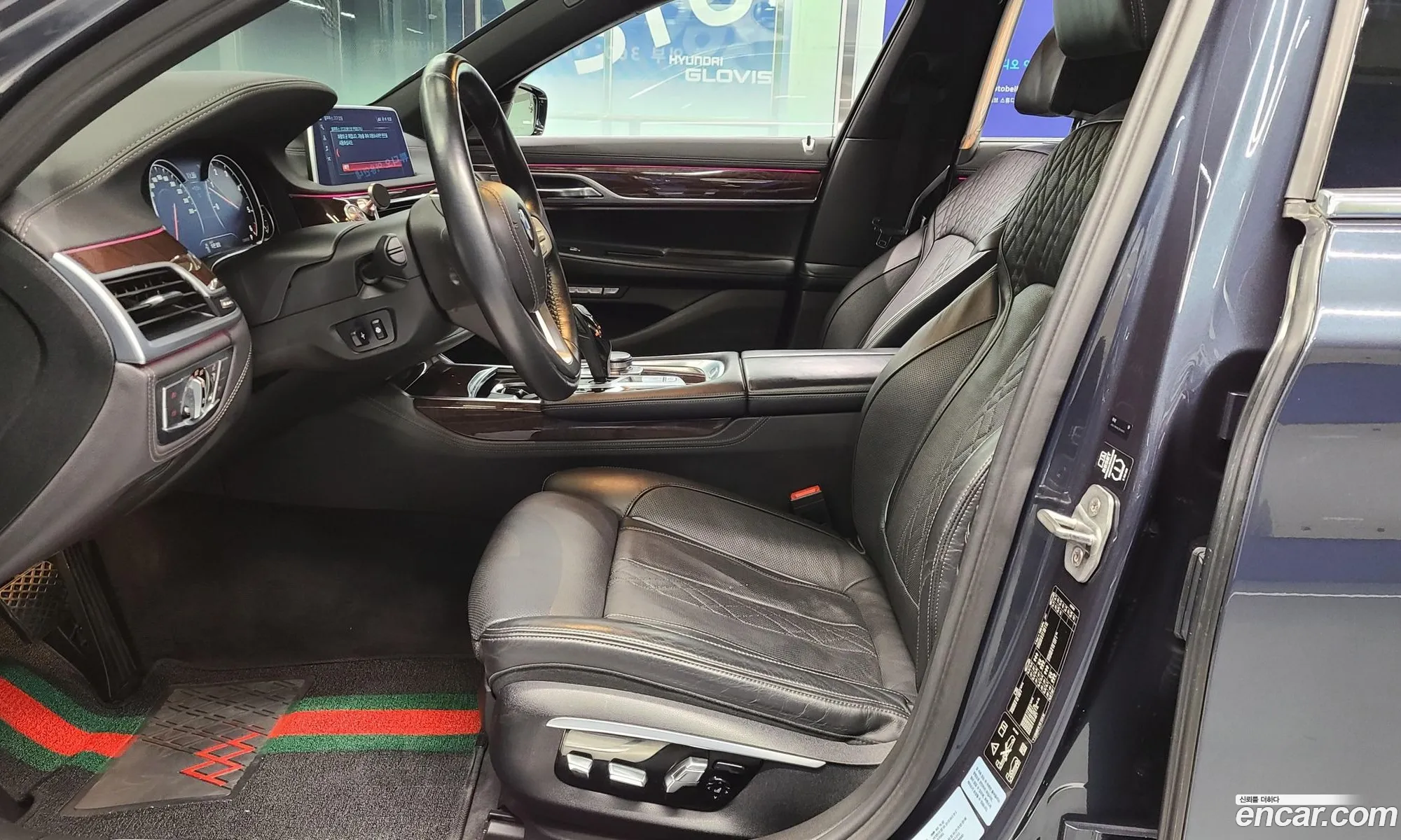 BMW 7 Series 2015 — 17