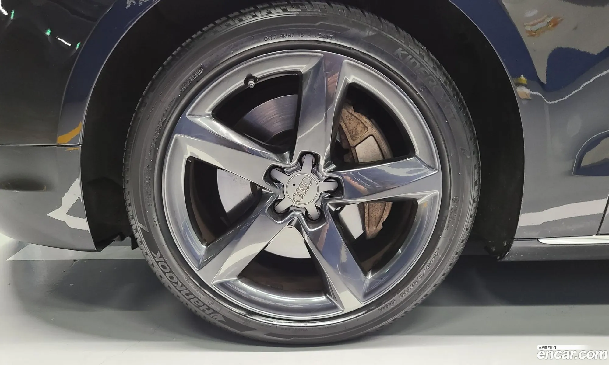 Audi A8 2013 — 11