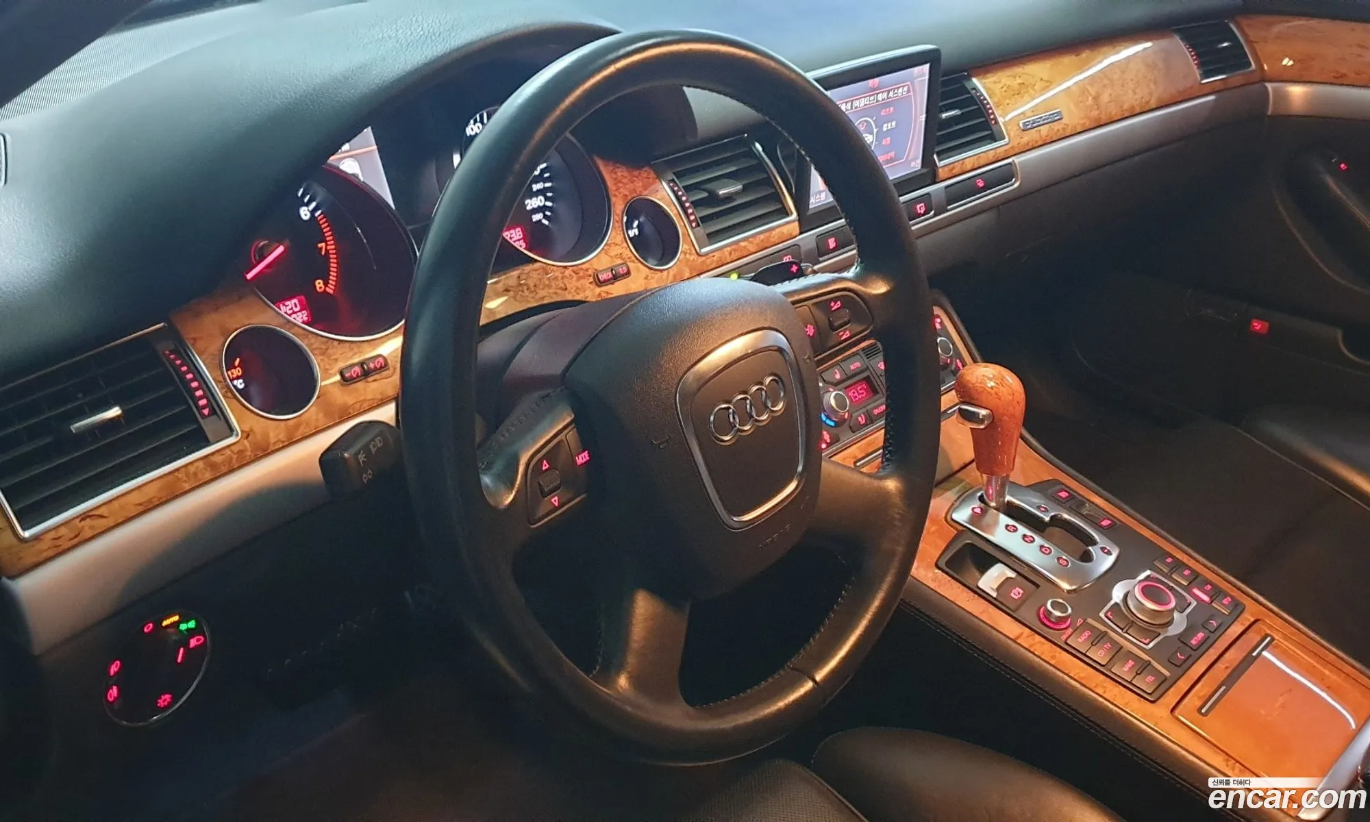 Audi A8 2005 — 8